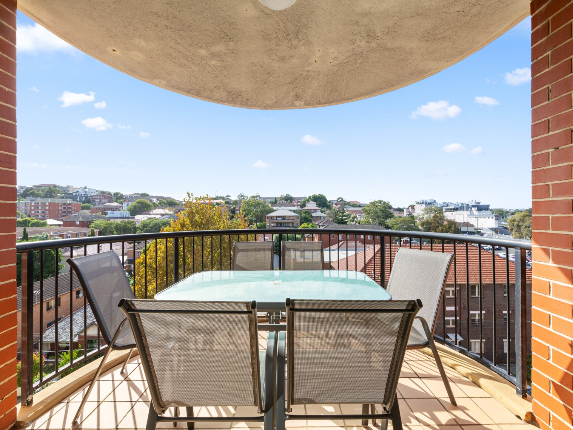Ruim appartement met 3 slaapkamers en balkon in Kingsford - foto 16