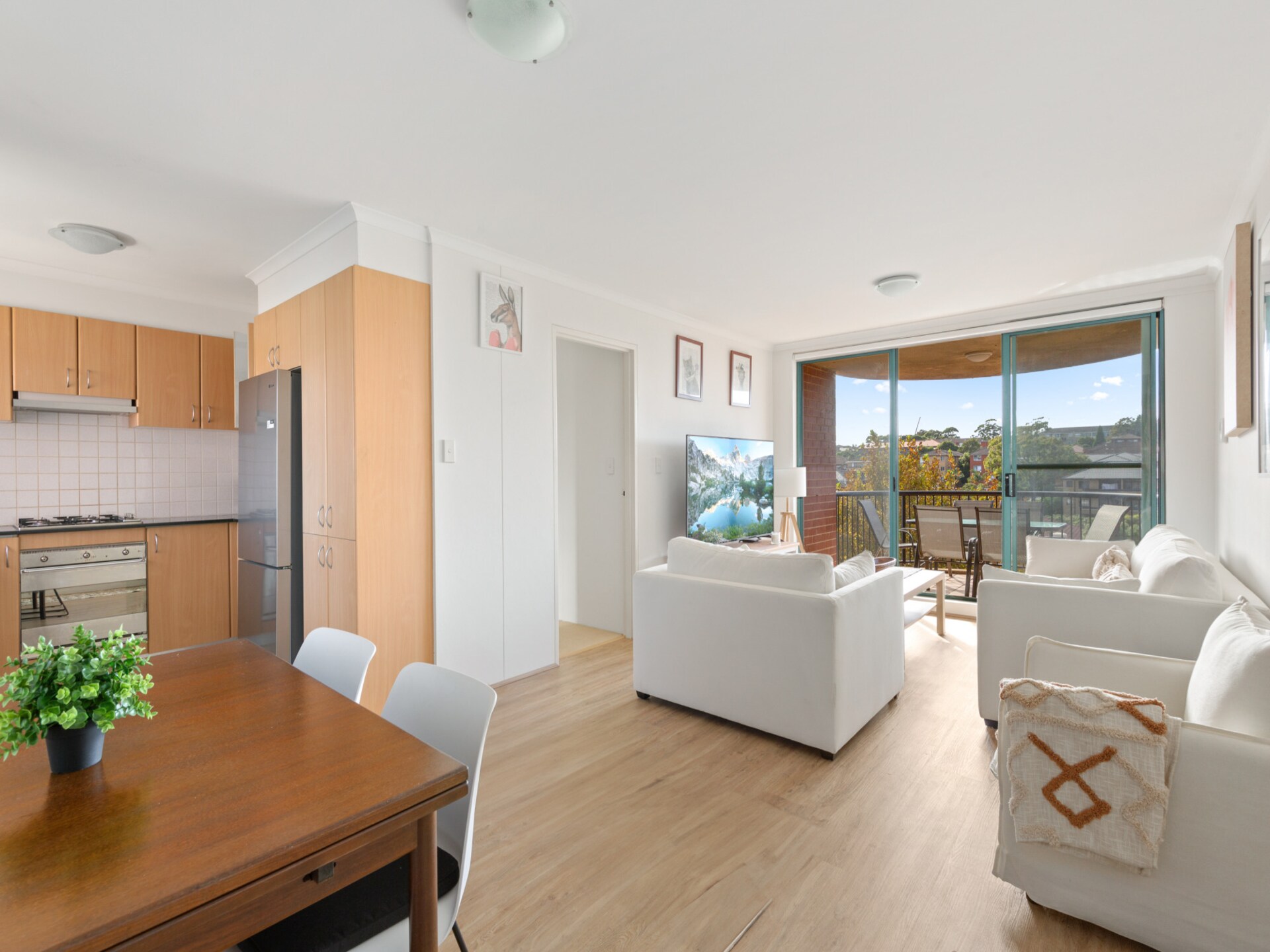 Ruim appartement met 3 slaapkamers en balkon in Kingsford - foto 4