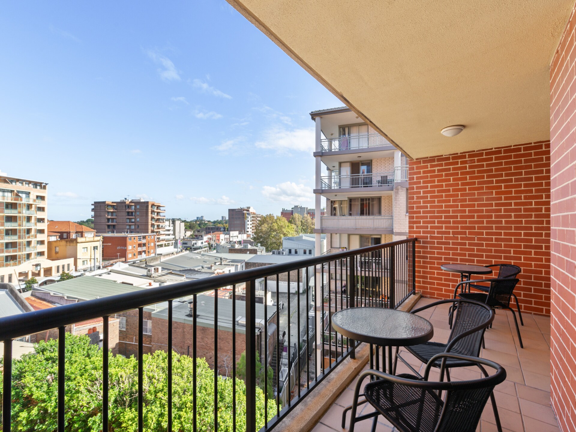 Ruim appartement met 3 slaapkamers en balkon in Kingsford - foto 17