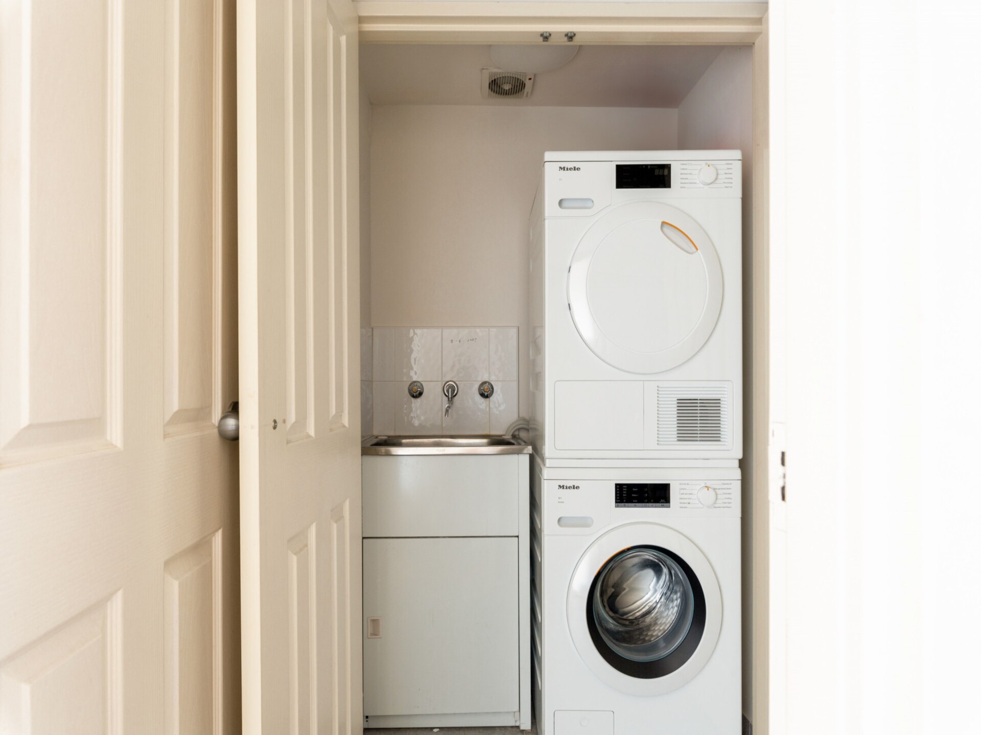 Ruim appartement met 3 slaapkamers en balkon in Kingsford - foto 15