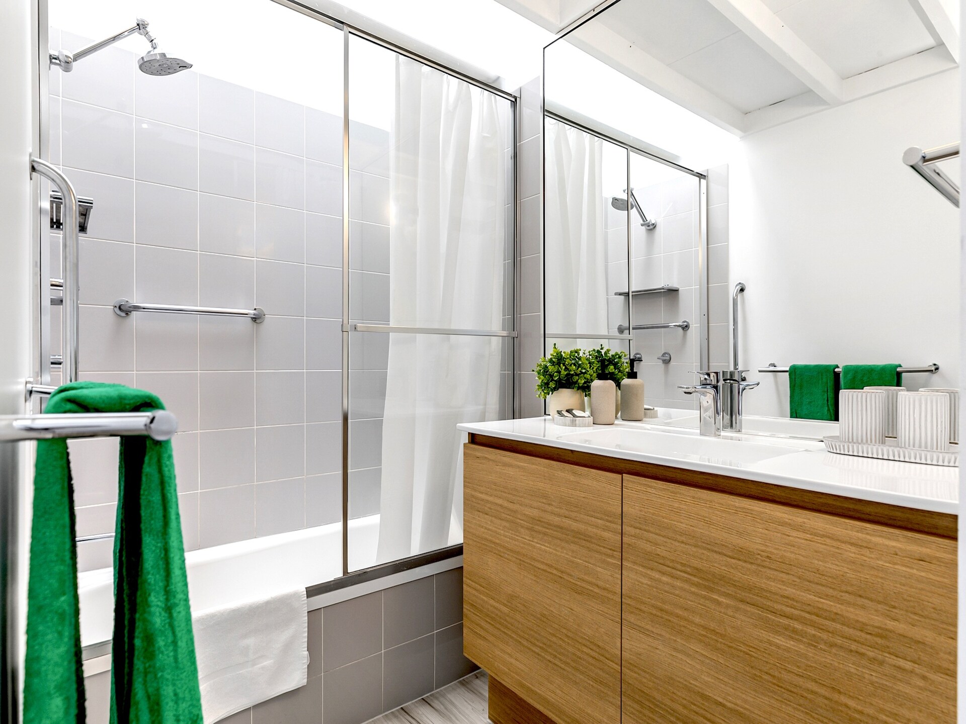 Licht appartement met zwembad en oceaanzicht in Sunshine Beach - foto 21