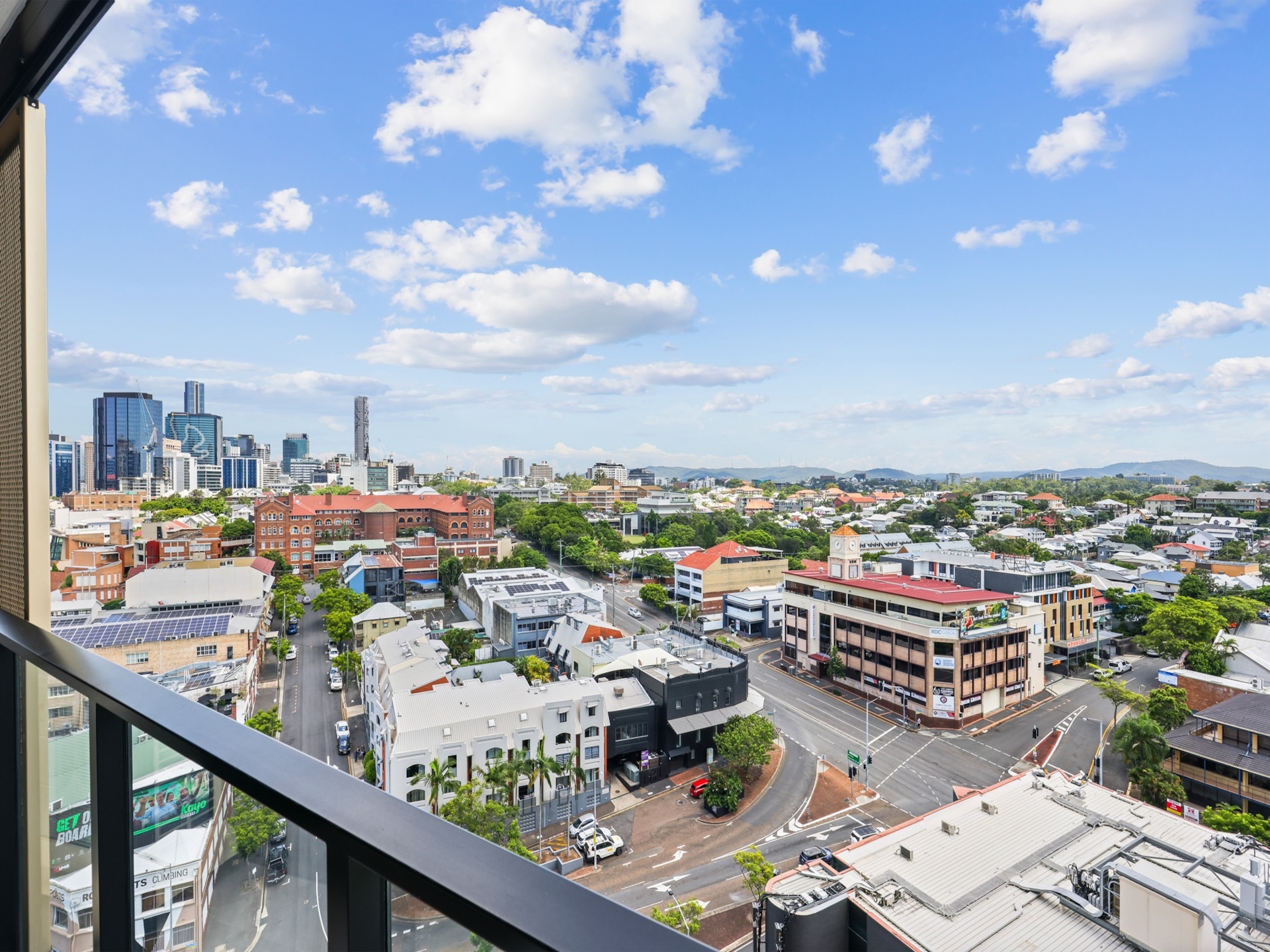 Stijlvol appartement met zwembad en skyline uitzicht in Fortitude Valley - foto 9