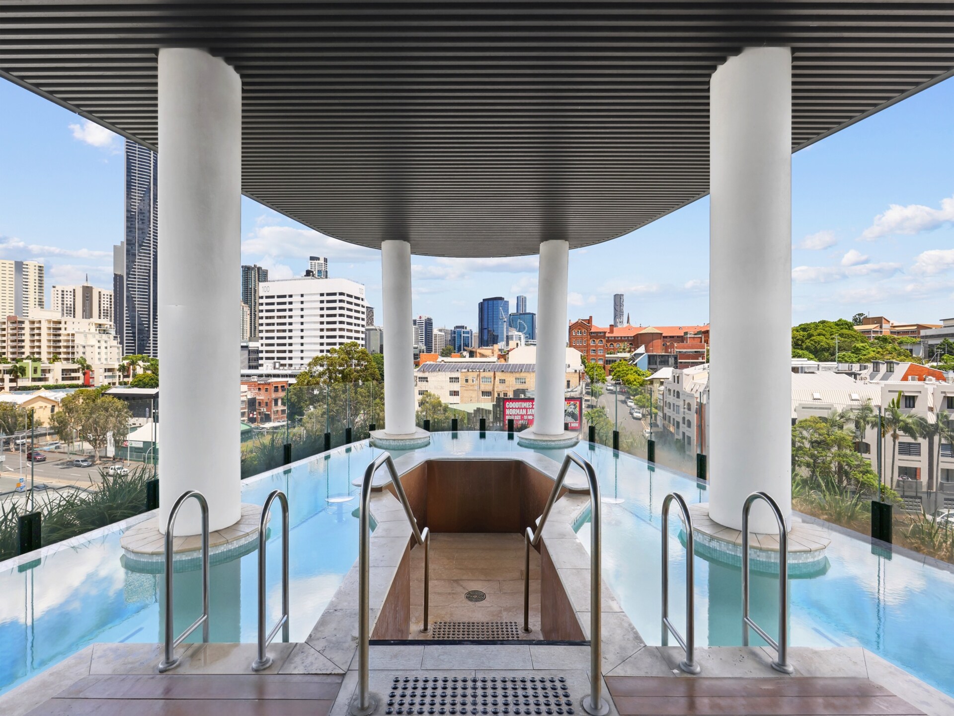 Stijlvol appartement met zwembad en skyline uitzicht in Fortitude Valley - foto 12