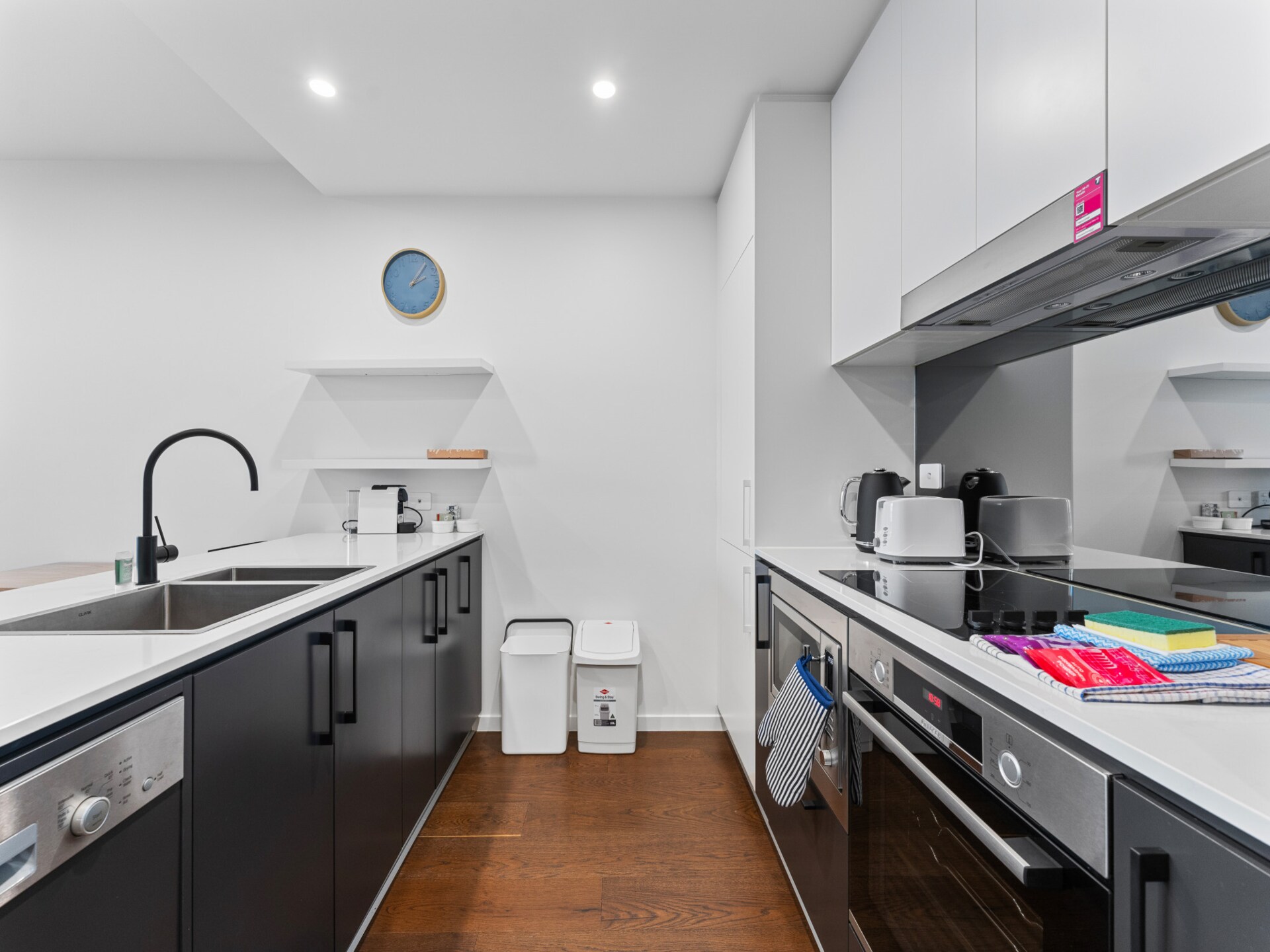 Licht appartement met balkon, BBQ en parkeerplaats aan Kingston Foreshore - foto 2