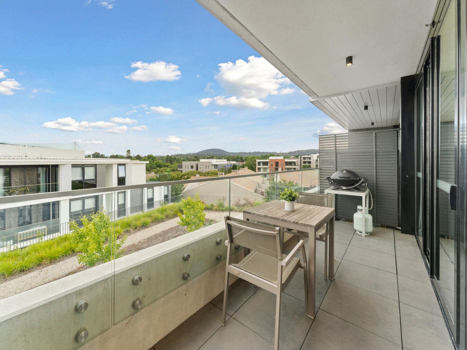 Licht appartement met balkon, BBQ en parkeerplaats aan Kingston Foreshore - foto 4