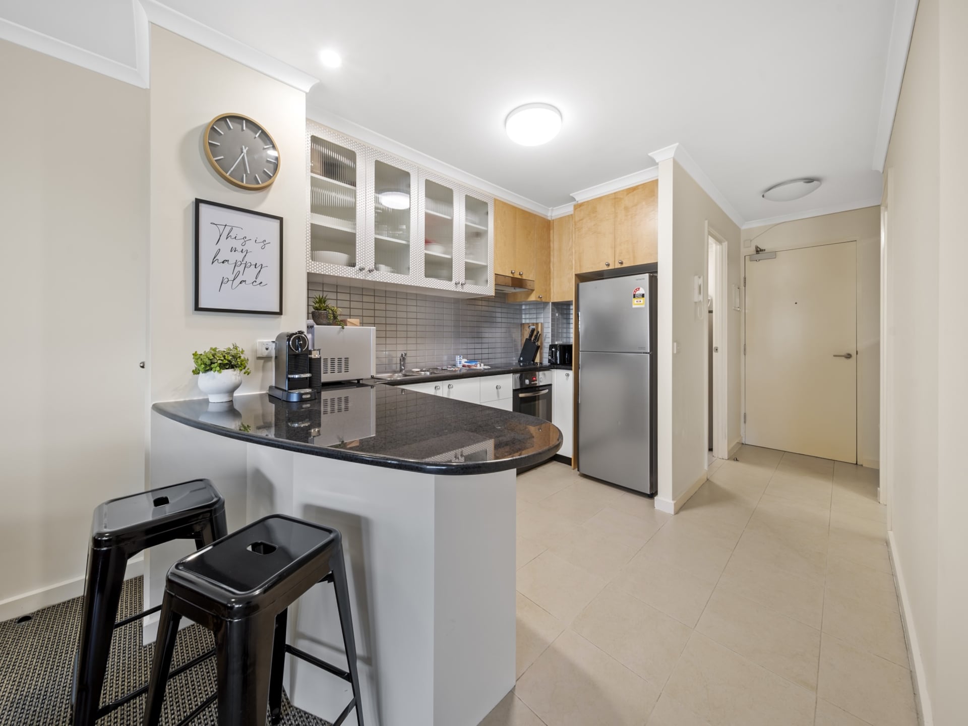 Modern appartement in Braddon met zwembad, gym en parkeren - foto 9