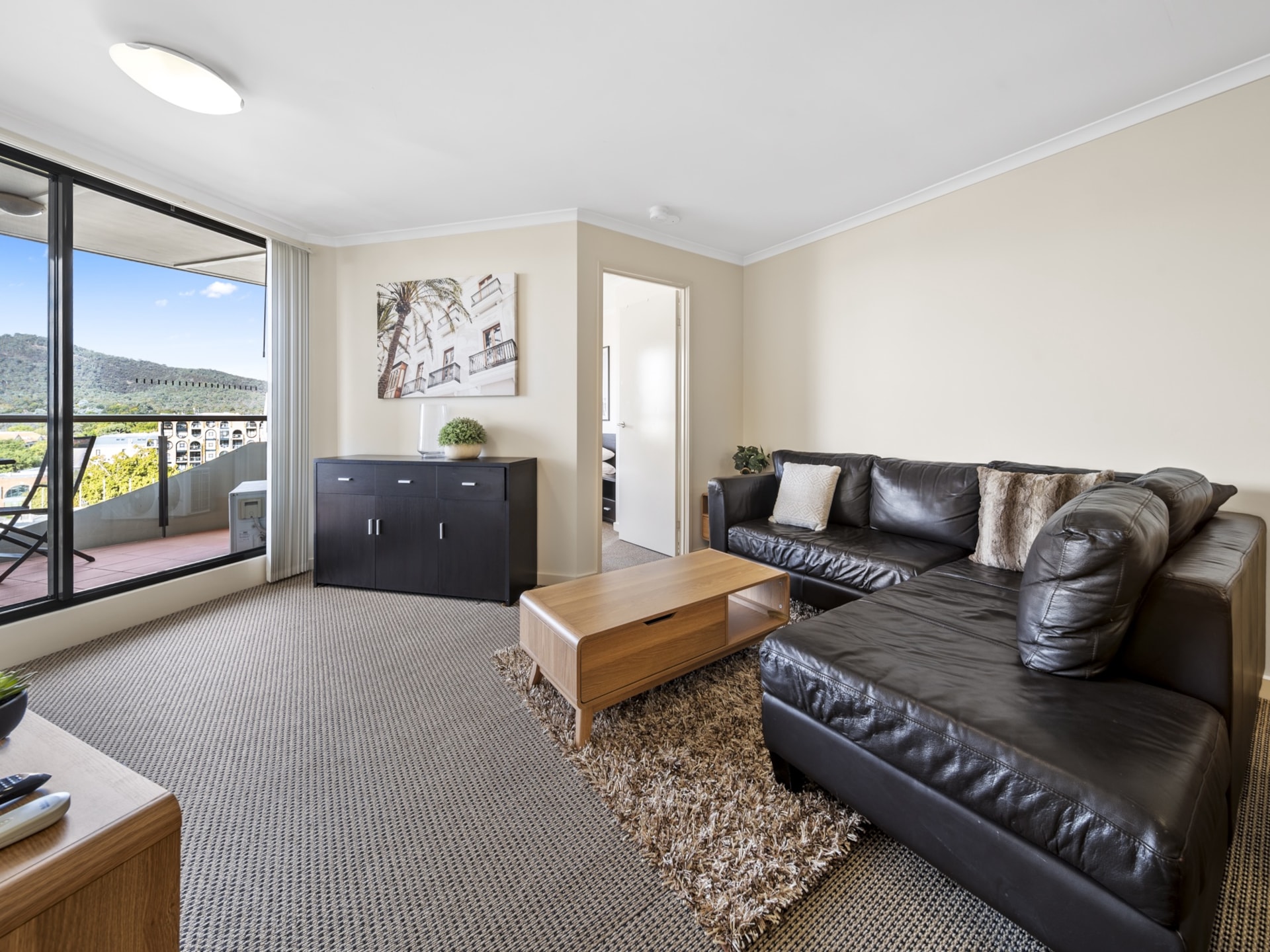 Modern appartement in Braddon met zwembad, gym en parkeren - foto 4