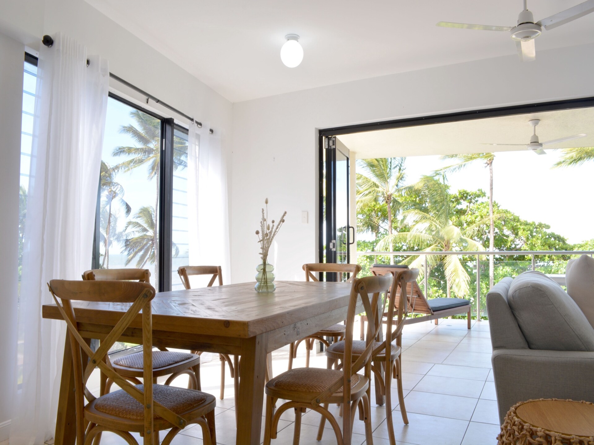 Direct aan Trinity Beach: 3-slaapkamer appartement met zwembad en zeezicht - foto 17
