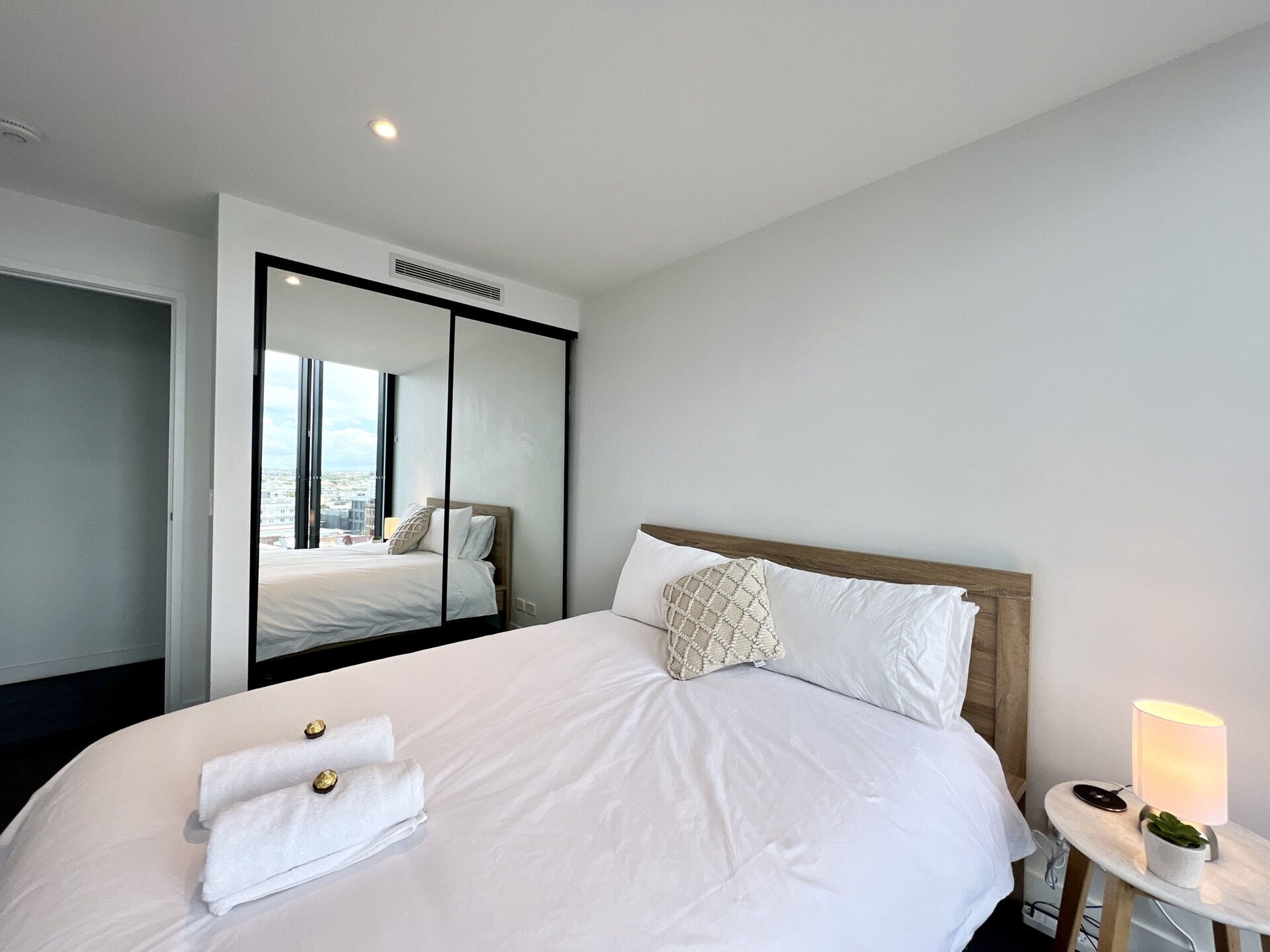 Stylish 1-Bed with Pool, Gym & Free Parking - foto 7