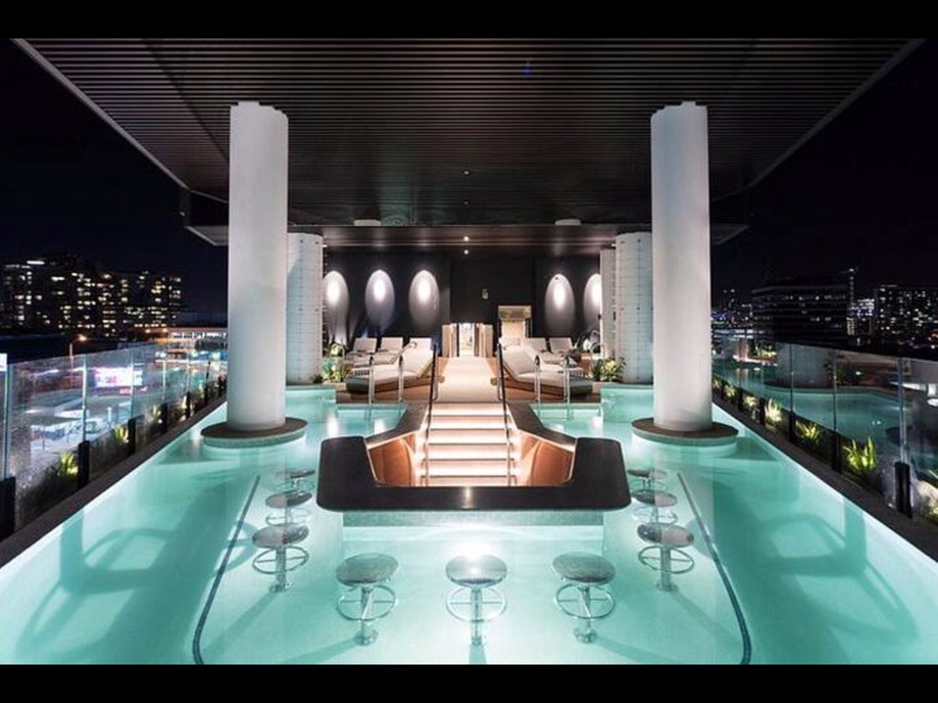 Stylish 1-Bed with Pool, Gym & Free Parking - foto 14