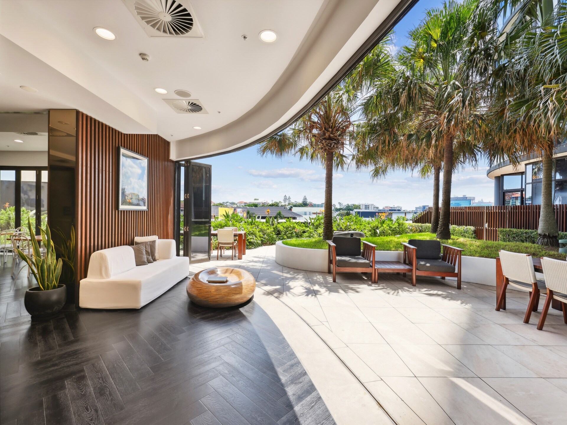 Stylish 1-Bed with Pool, Gym & Free Parking - foto 15
