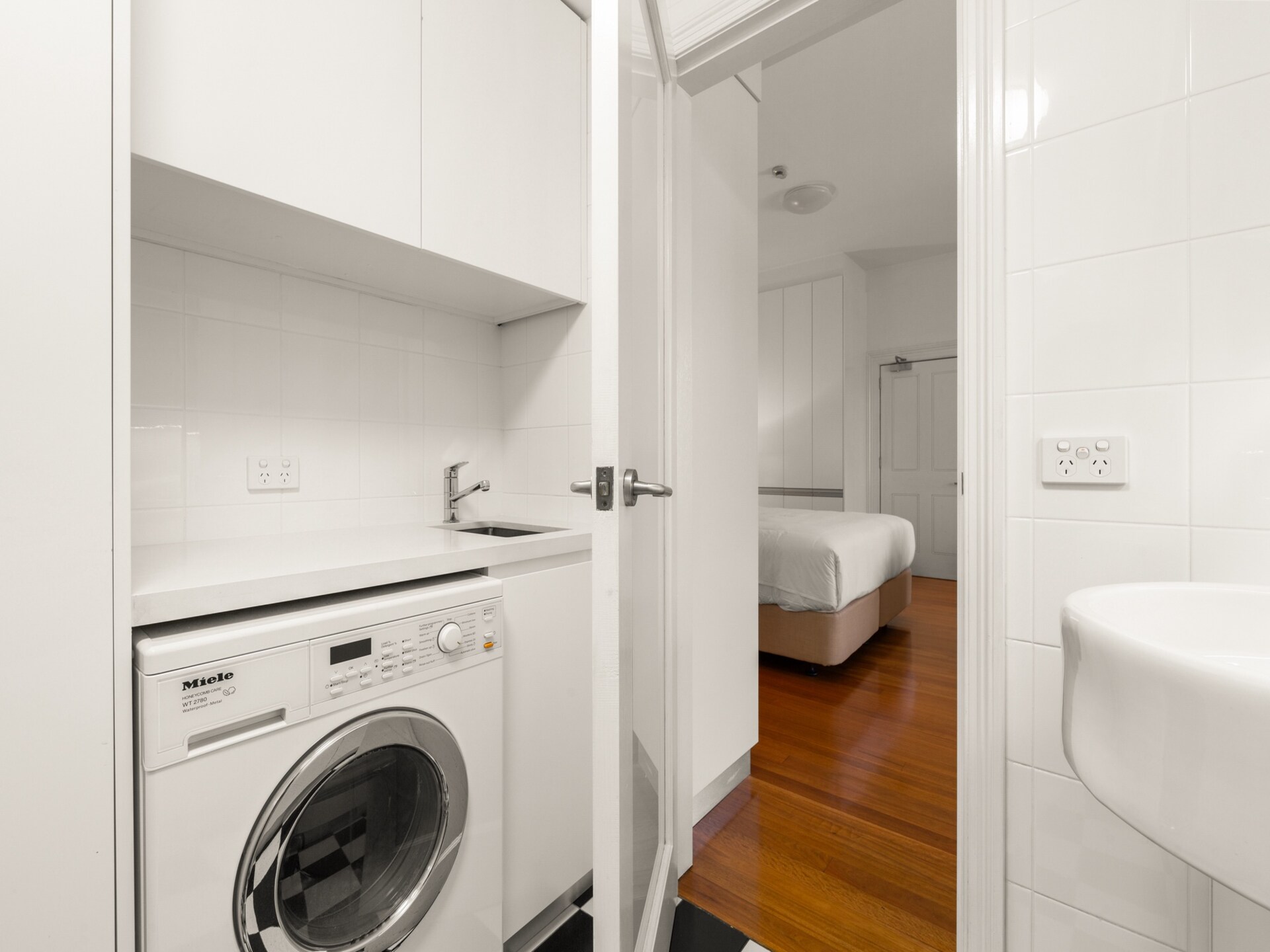 Licht studio-appartement in de Inner West, vlak bij station Lewisham - foto 17