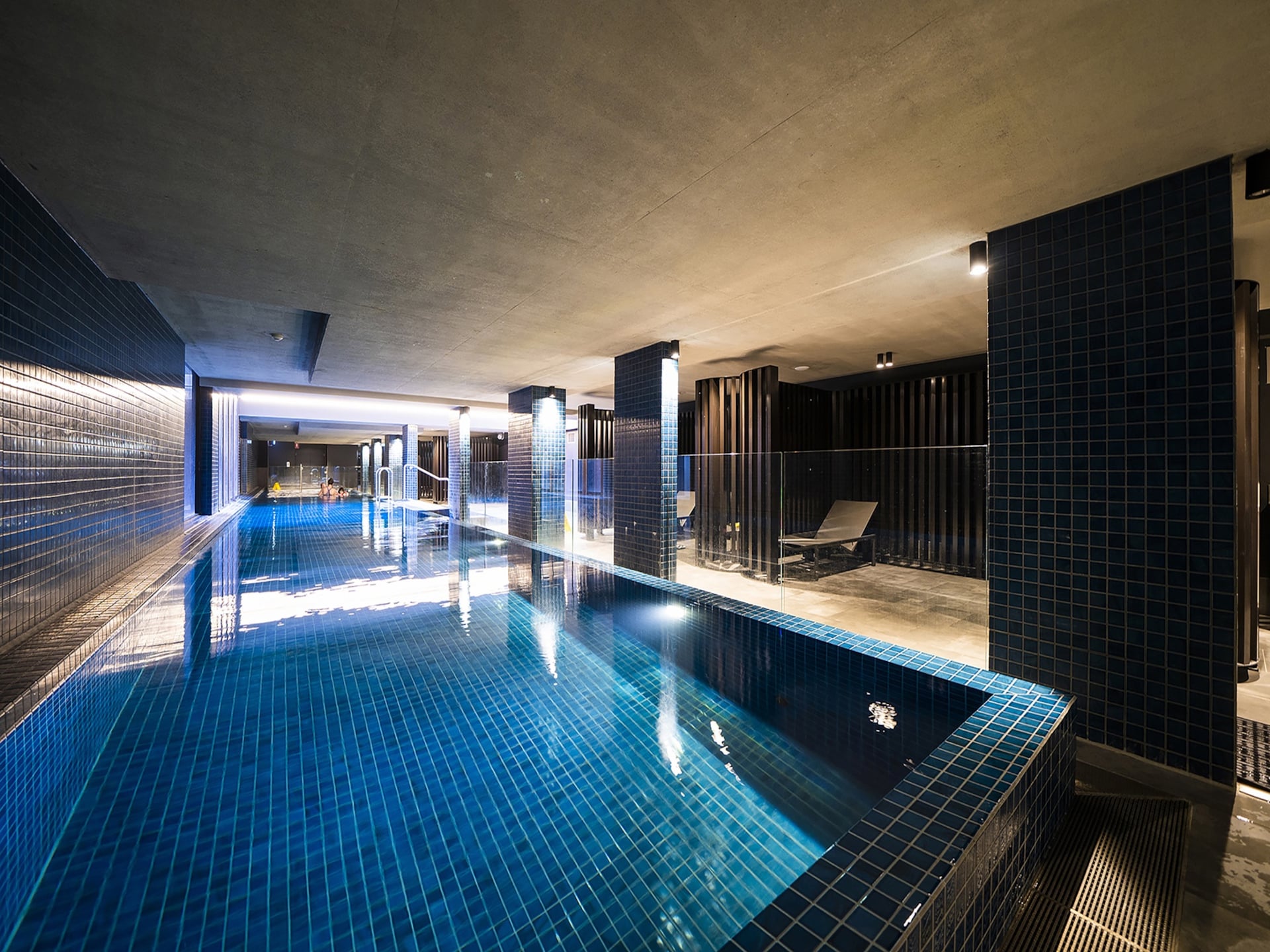Stijlvol appartement in Braddon met zwembad, sauna en fitness - foto 7
