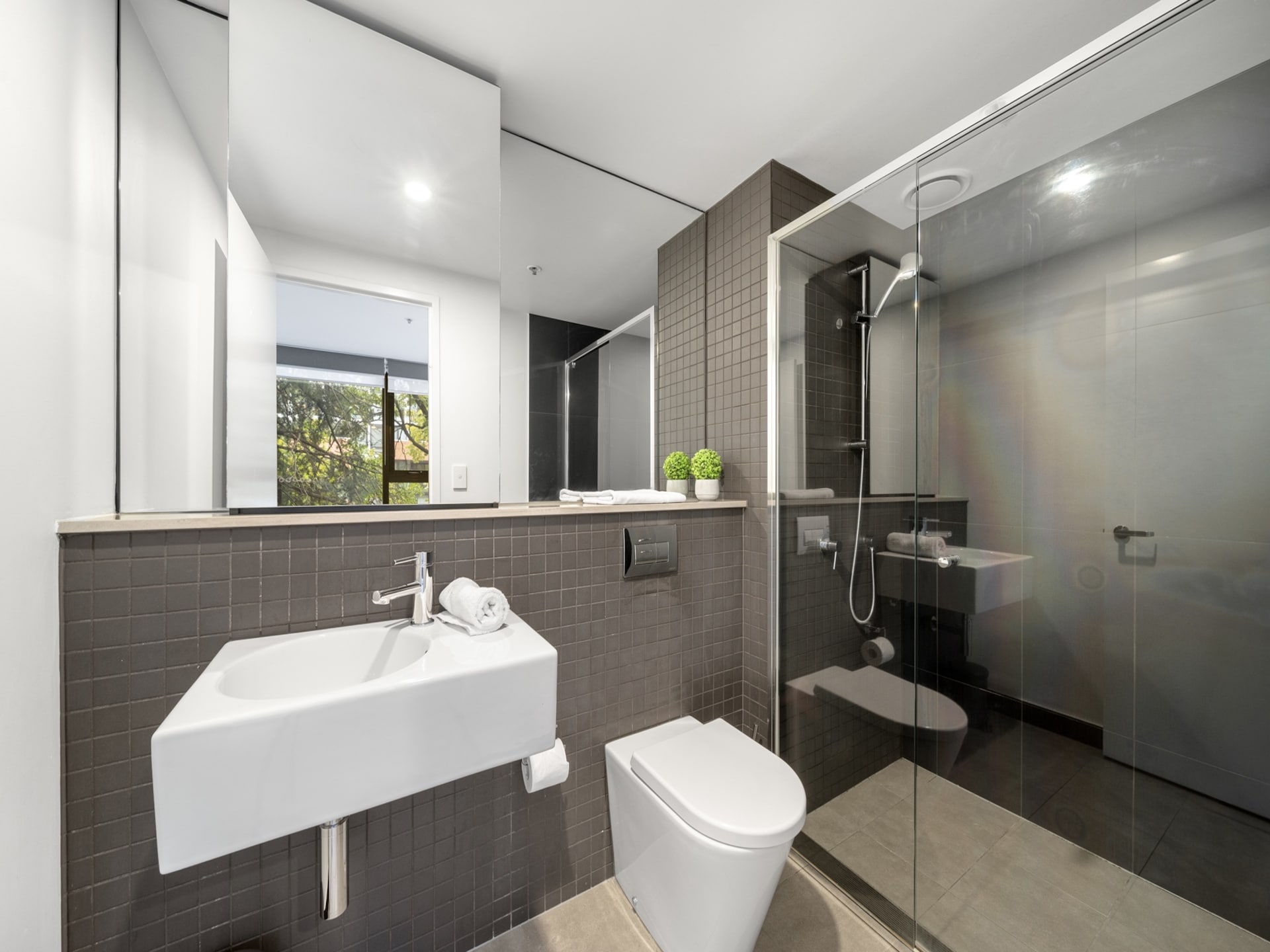 Stijlvol appartement in Braddon met zwembad, sauna en fitness - foto 18