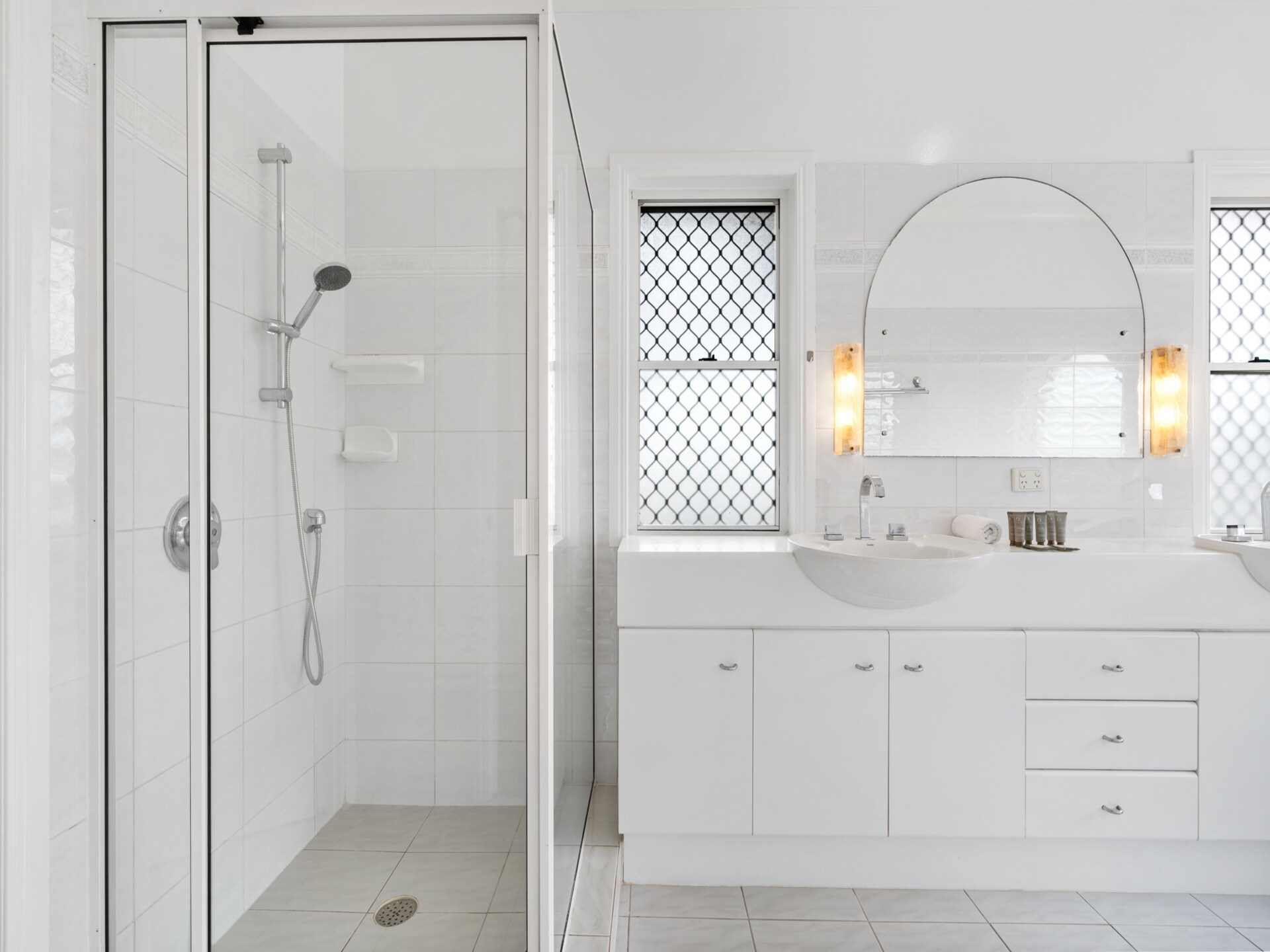 Ruim appartement in Bridgeman Downs met zwembad en 4 slaapkamers - foto 30