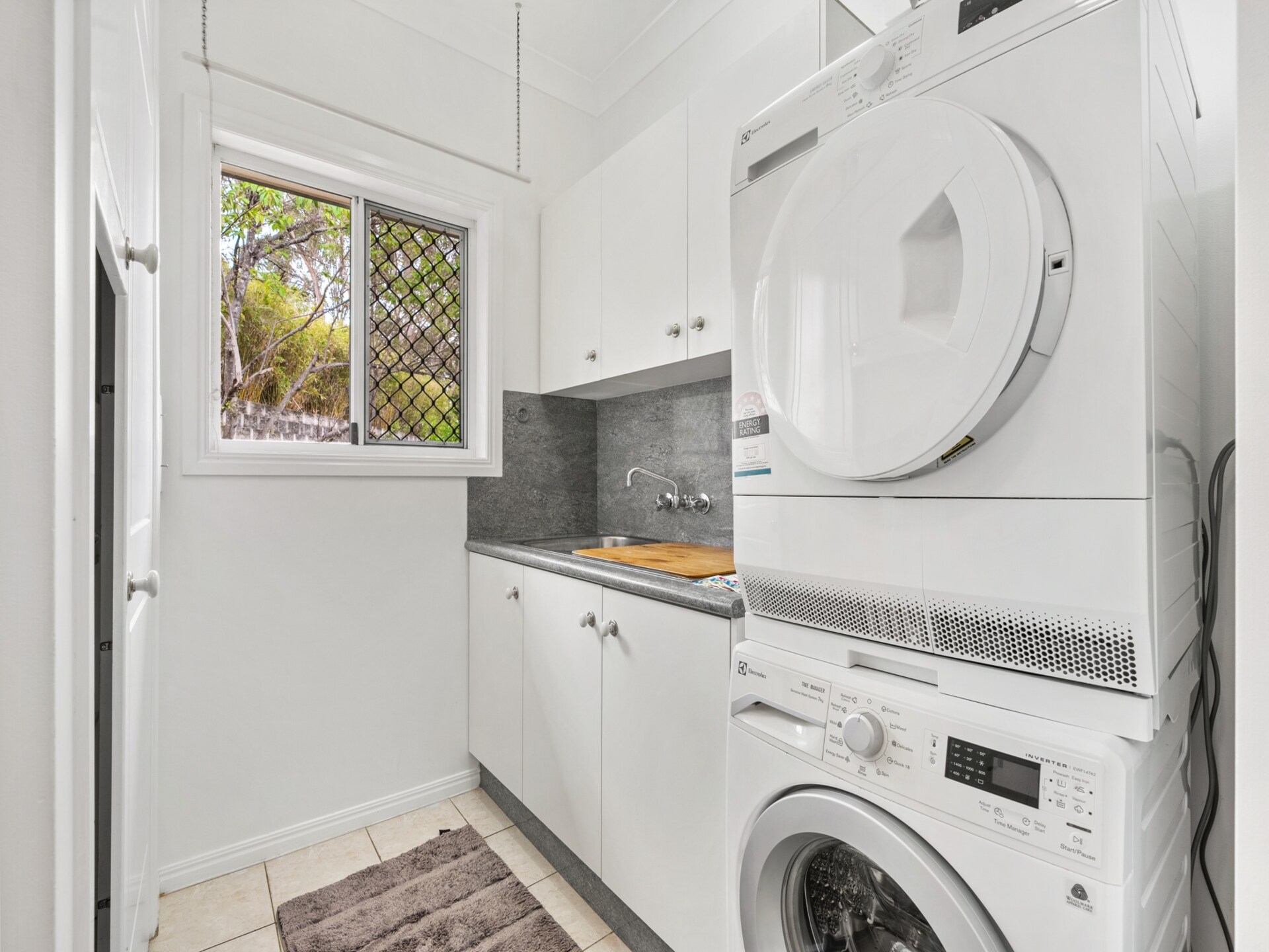 Ruim appartement in Bridgeman Downs met zwembad en 4 slaapkamers - foto 33
