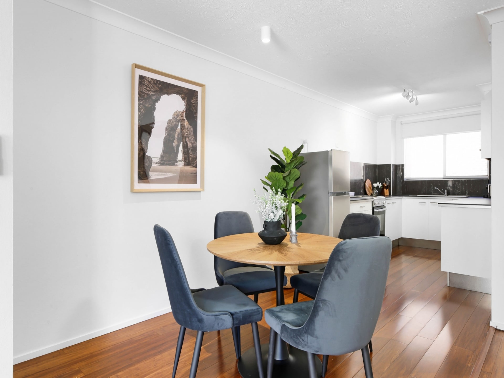 Licht appartement met balkon op 200m van Burleigh Beach - foto 4