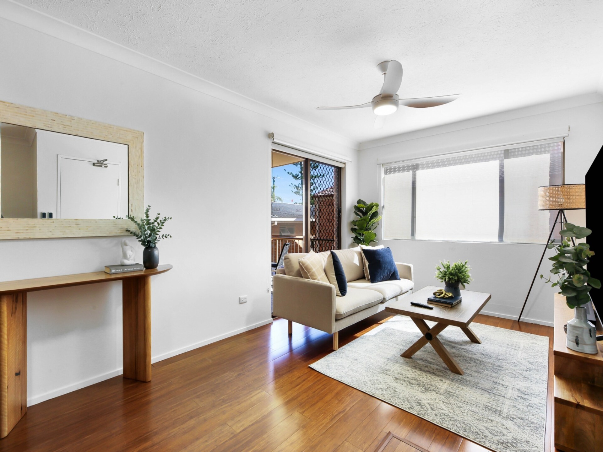 Licht appartement met balkon op 200m van Burleigh Beach - foto 9