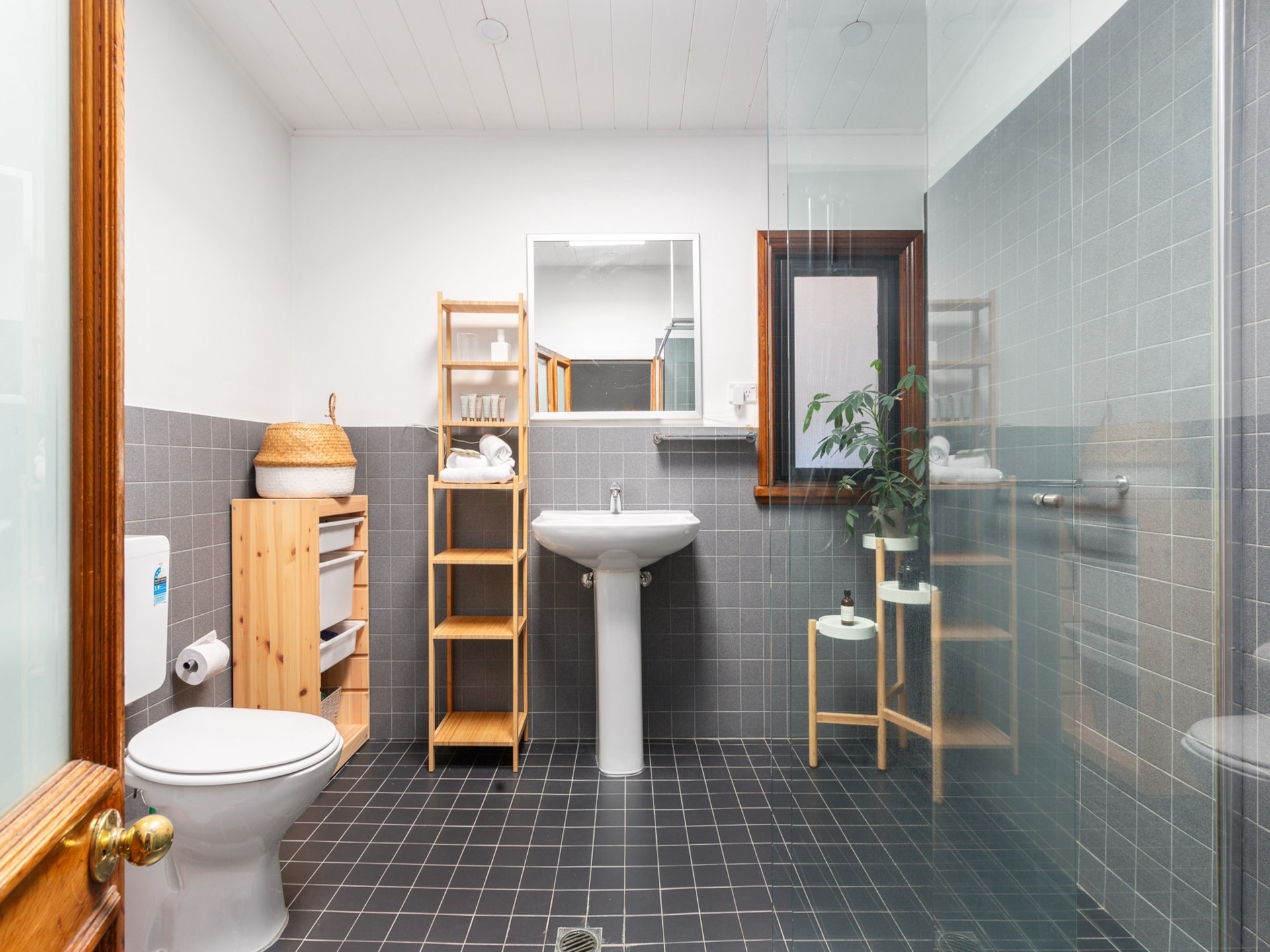 Stijlvol appartement met 2 slaapkamers in trendy Erskineville - foto 5