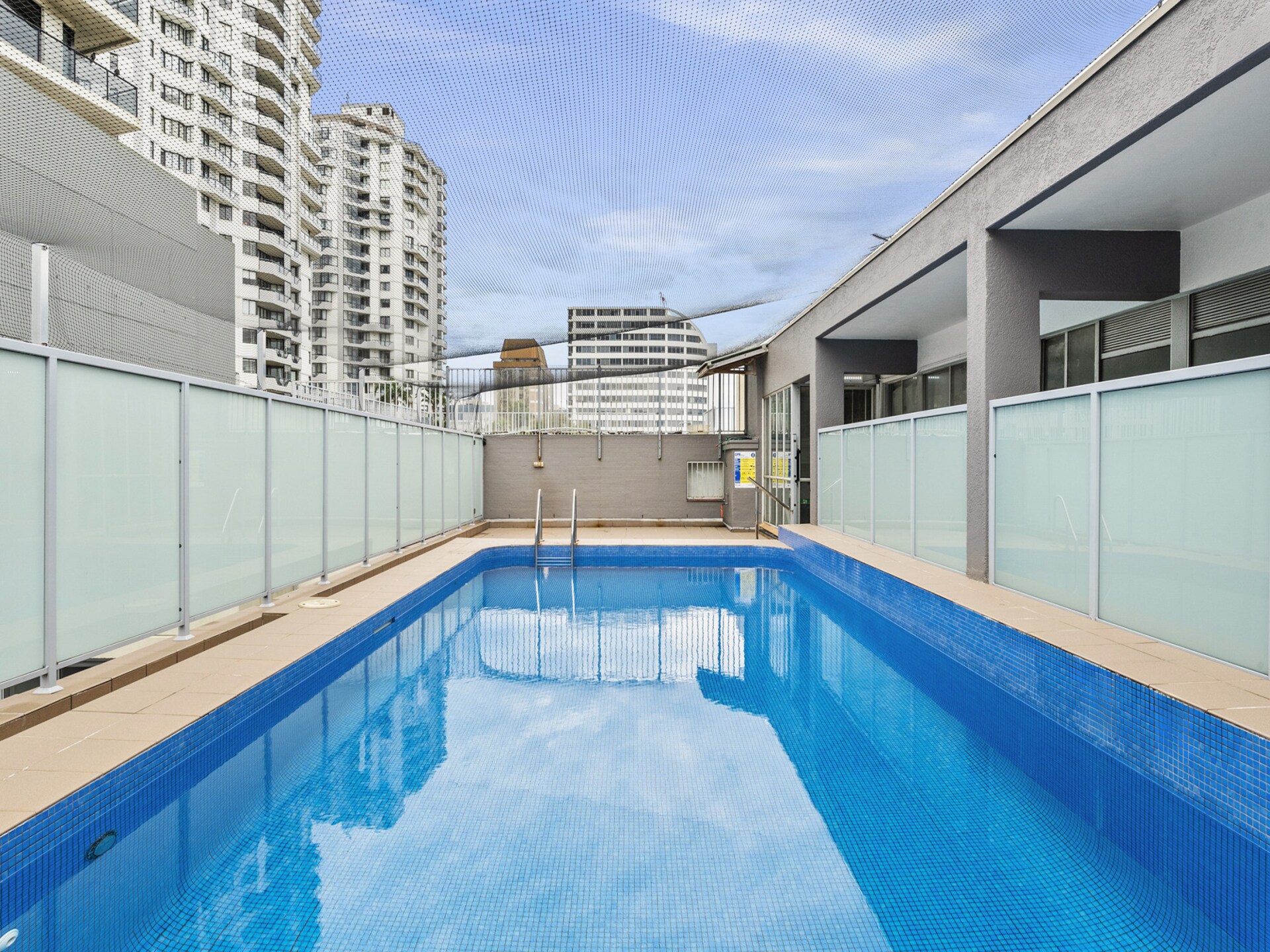 Stijlvol appartement in Bondi Junction met zwembad en A/C - foto 13