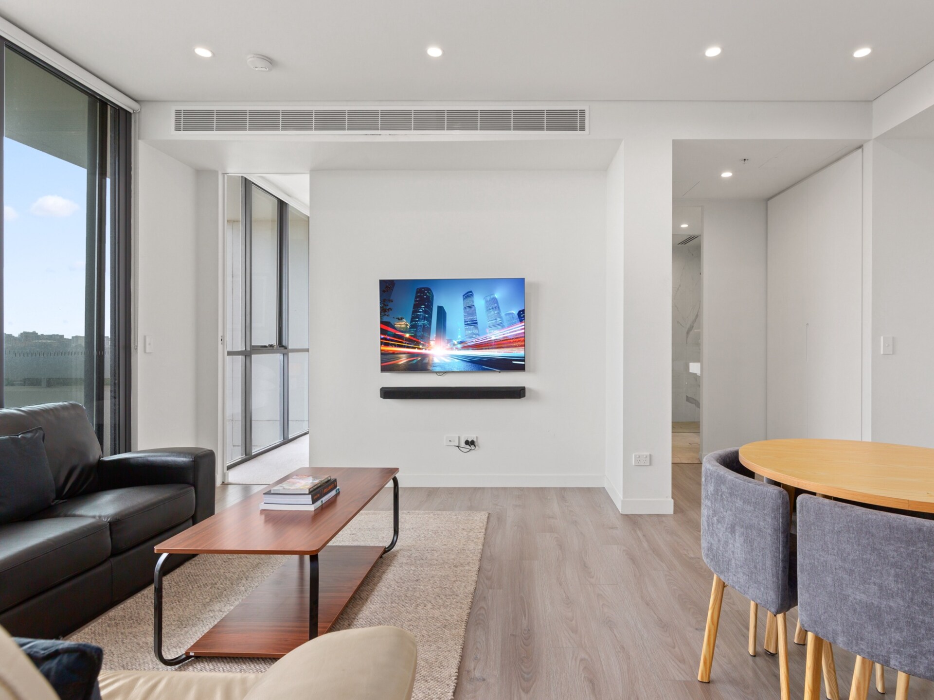 Luxe appartement in Lidcombe: modern design, balkon en BBQ bij Sydney Olympic Park - foto 9