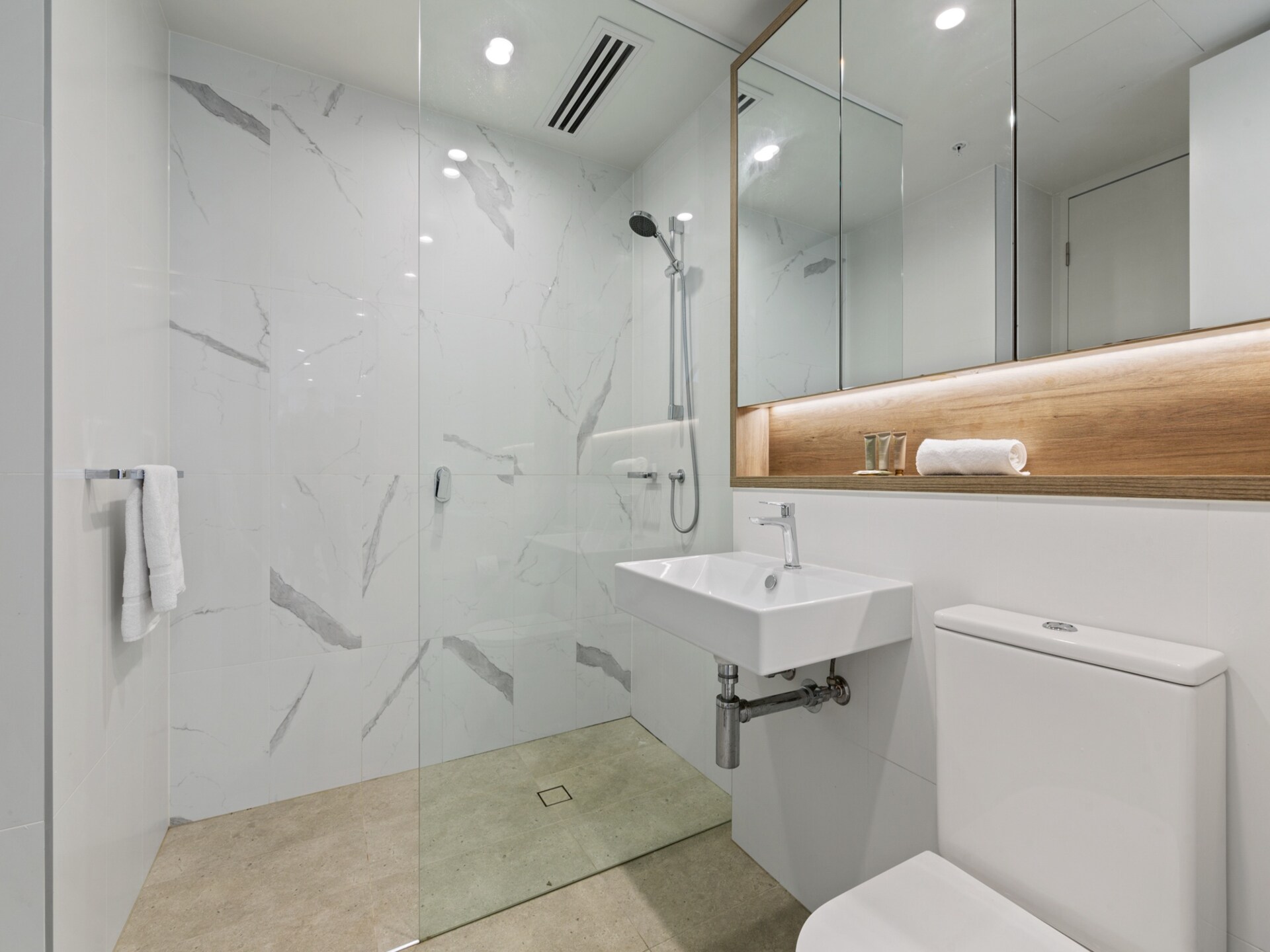 Luxe appartement in Lidcombe: modern design, balkon en BBQ bij Sydney Olympic Park - foto 14