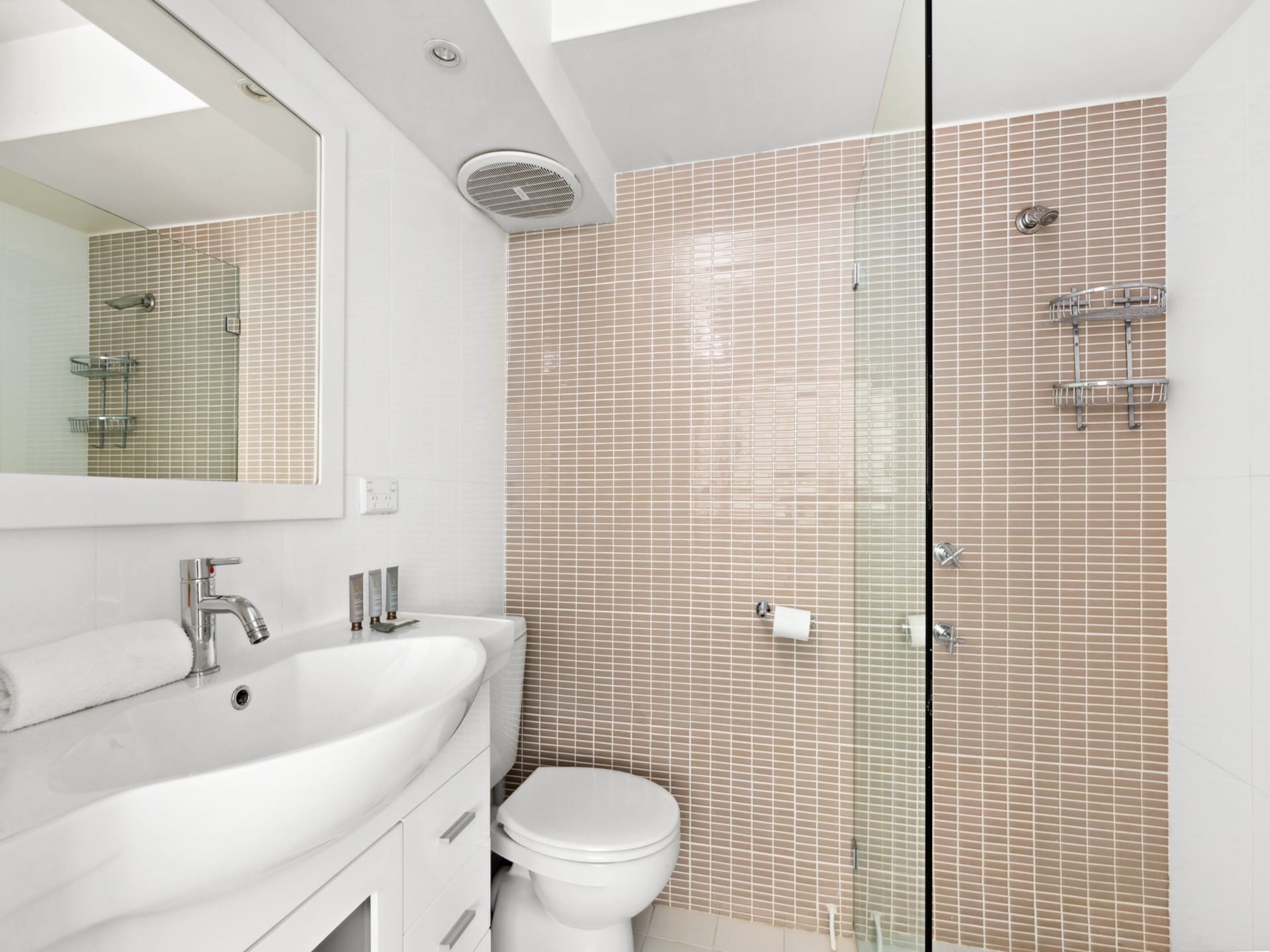 Modern appartement in Manly met oceaanzicht en zwembad - foto 12