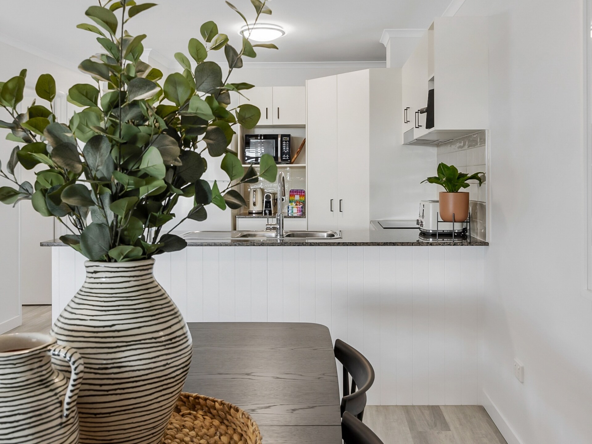 Ruim appartement in Coolum Beach met balkon en BBQ - foto 17
