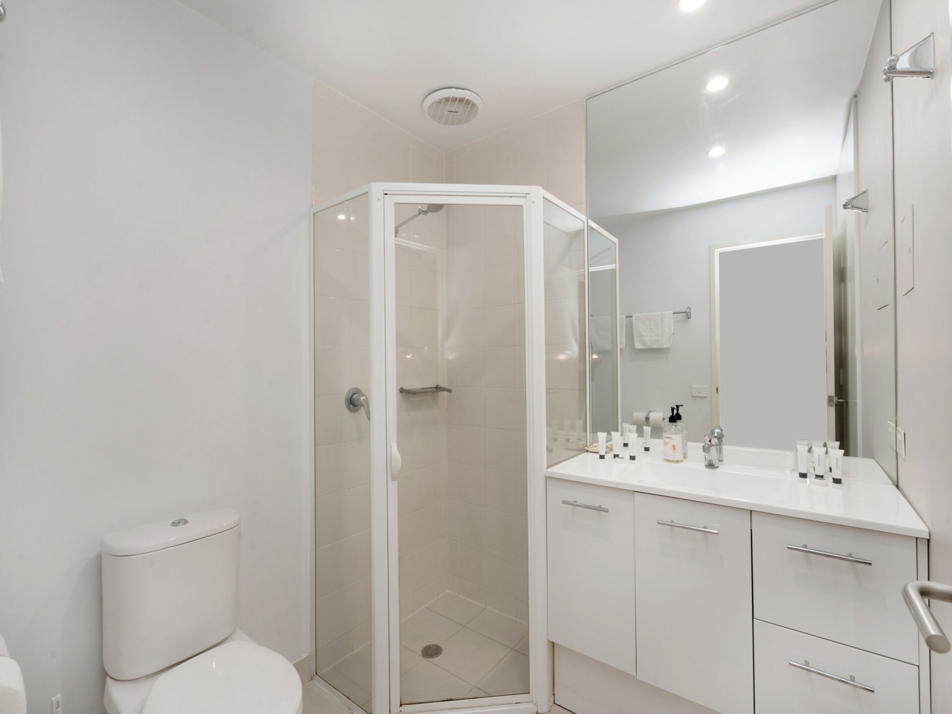 Modern appartement met 2 slaapkamers in het hart van Kingston - foto 7