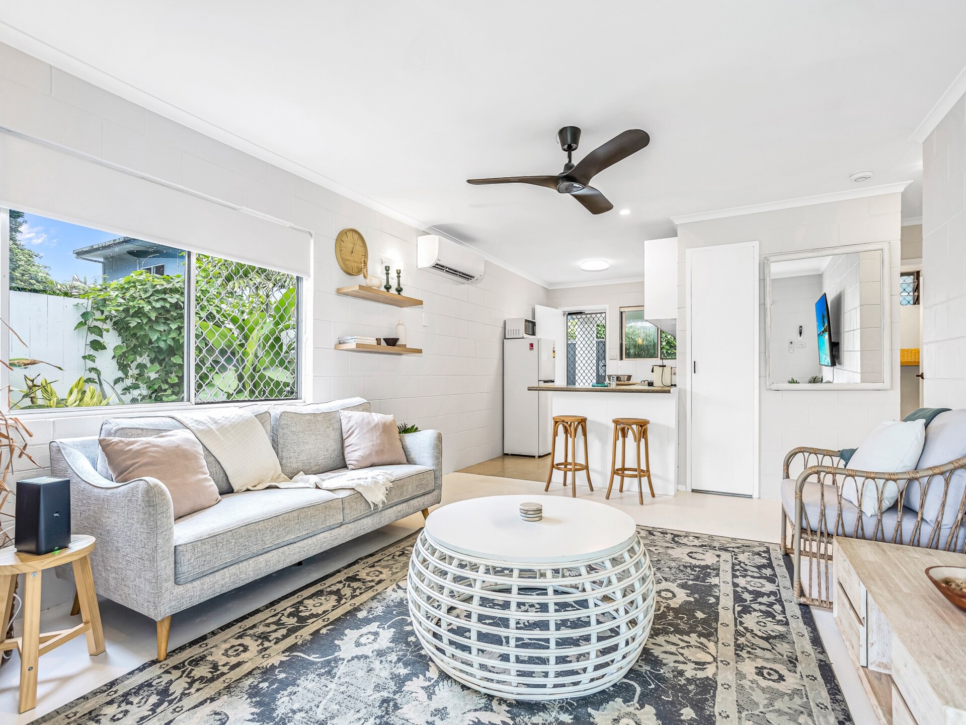 Licht en ruim triplex appartement nabij Holloways Beach - foto 4