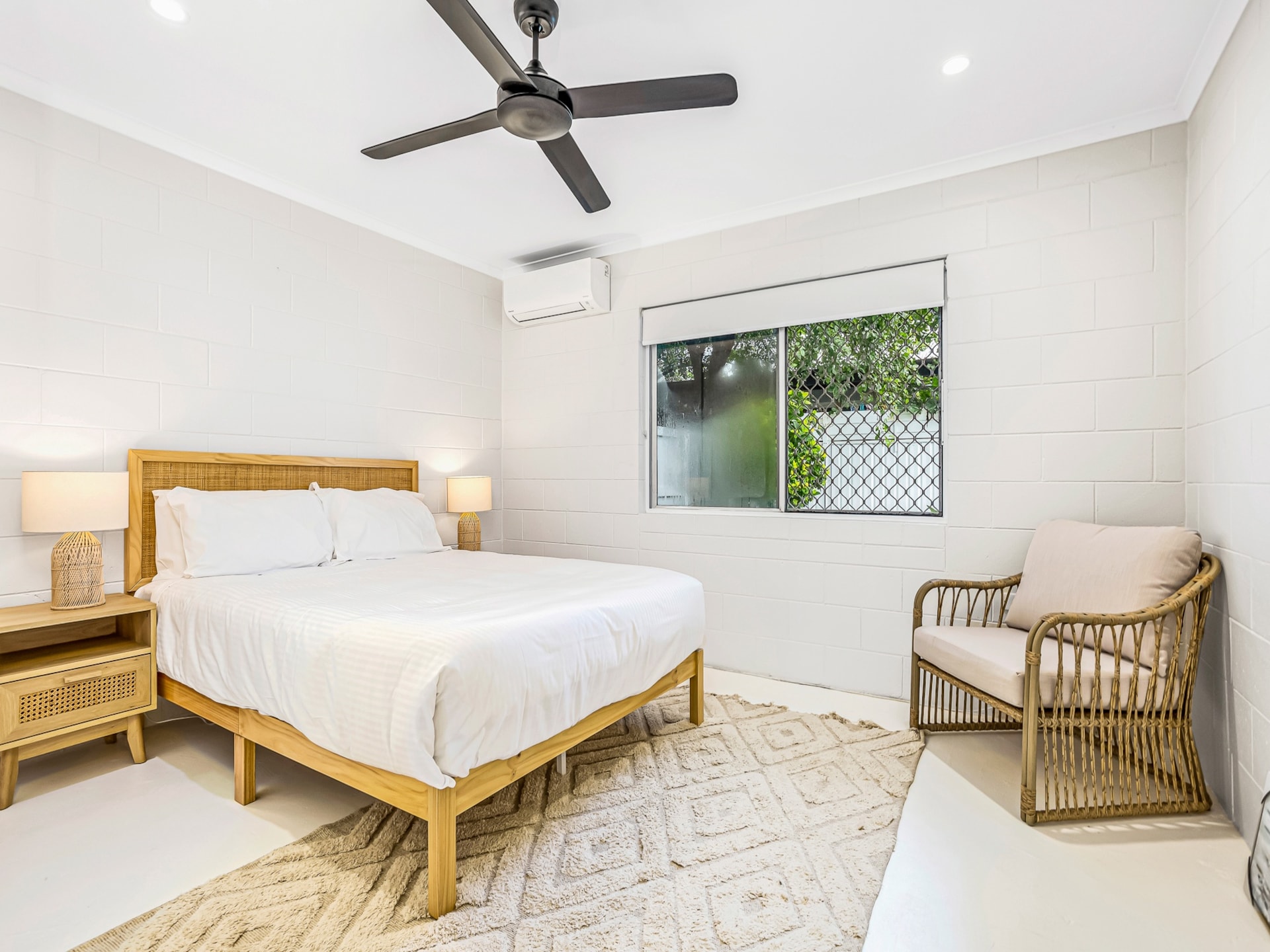 Licht en ruim triplex appartement nabij Holloways Beach - foto 5