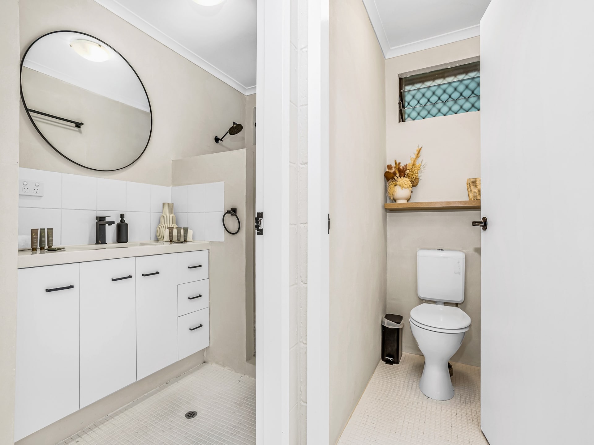 Licht en ruim triplex appartement nabij Holloways Beach - foto 10