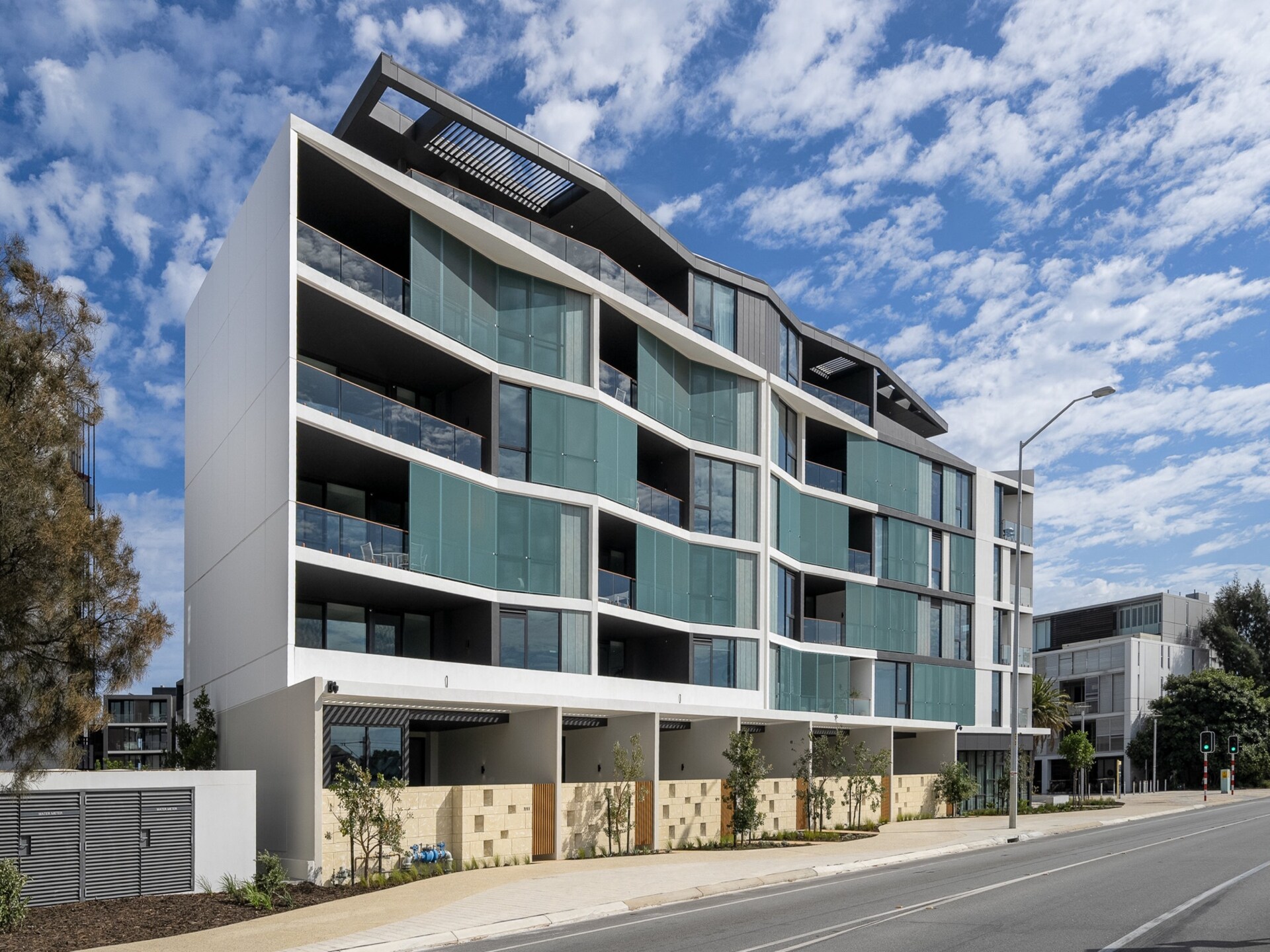 Lichte studio in North Fremantle met dakterras en airco - foto 4