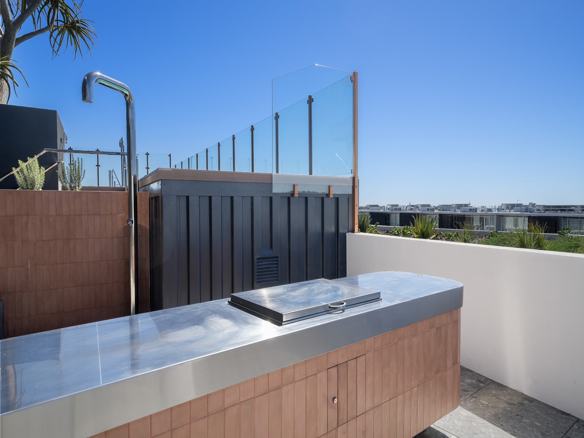 Lichte studio in North Fremantle met dakterras en airco - foto 22
