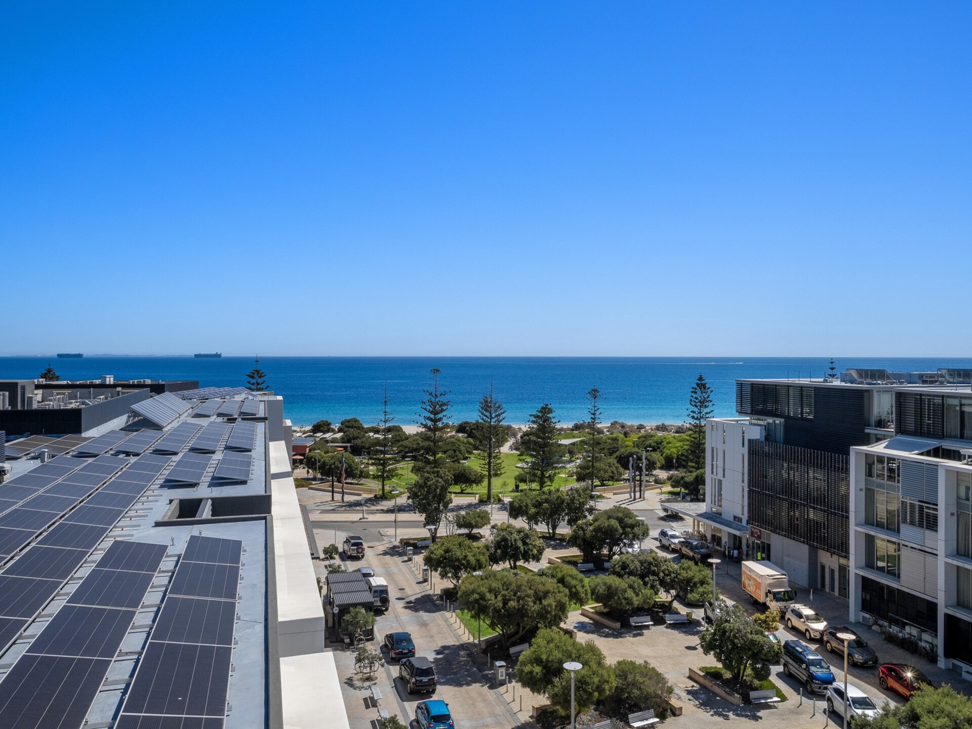 Lichte studio in North Fremantle met dakterras en airco - foto 24