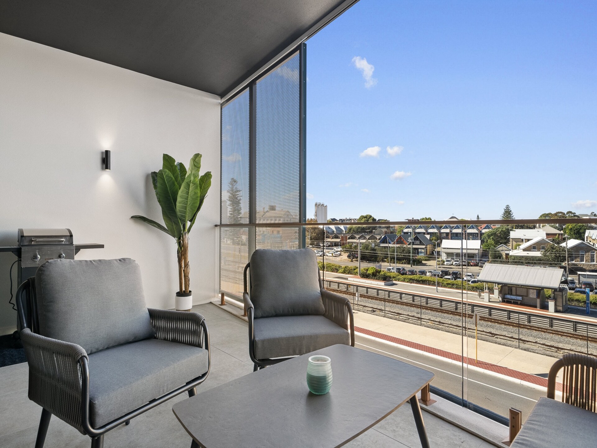 Modern appartement in North Fremantle met dakterras en parkeren - foto 36