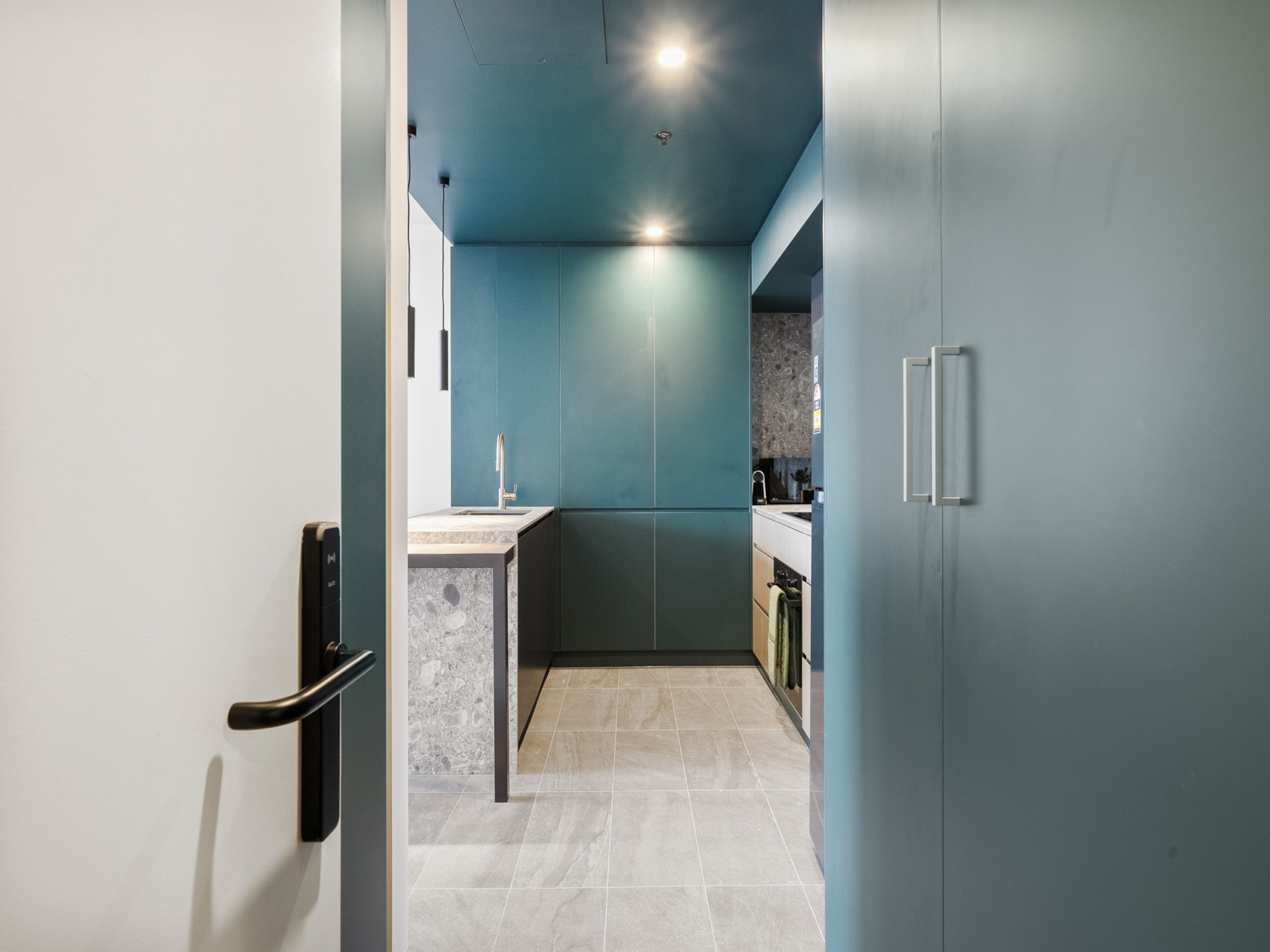 Modern en chic appartement in North Fremantle met dakterras - foto 12