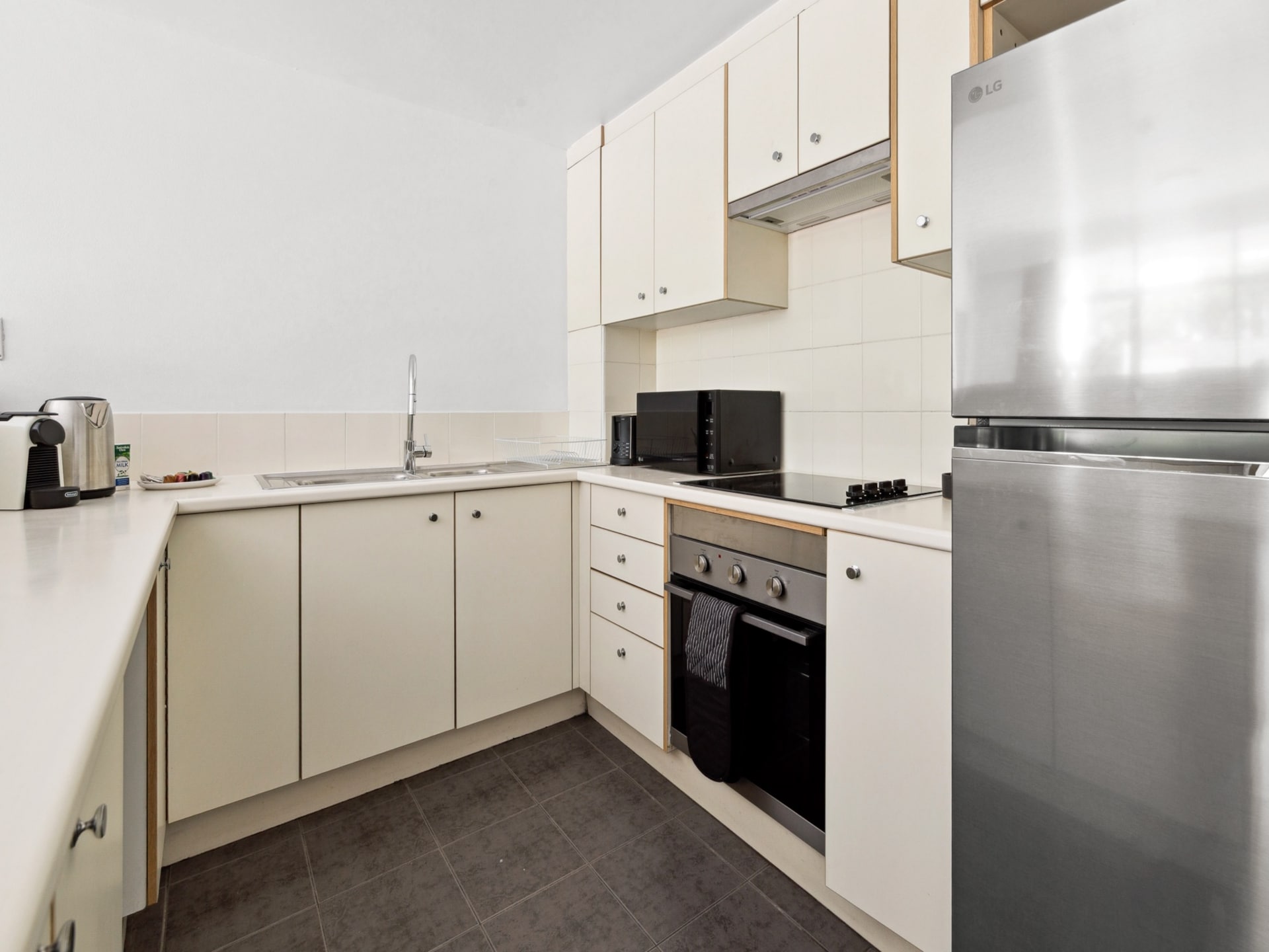 Stijlvol appartement in Camperdown met zwembad en binnenplaats - foto 8