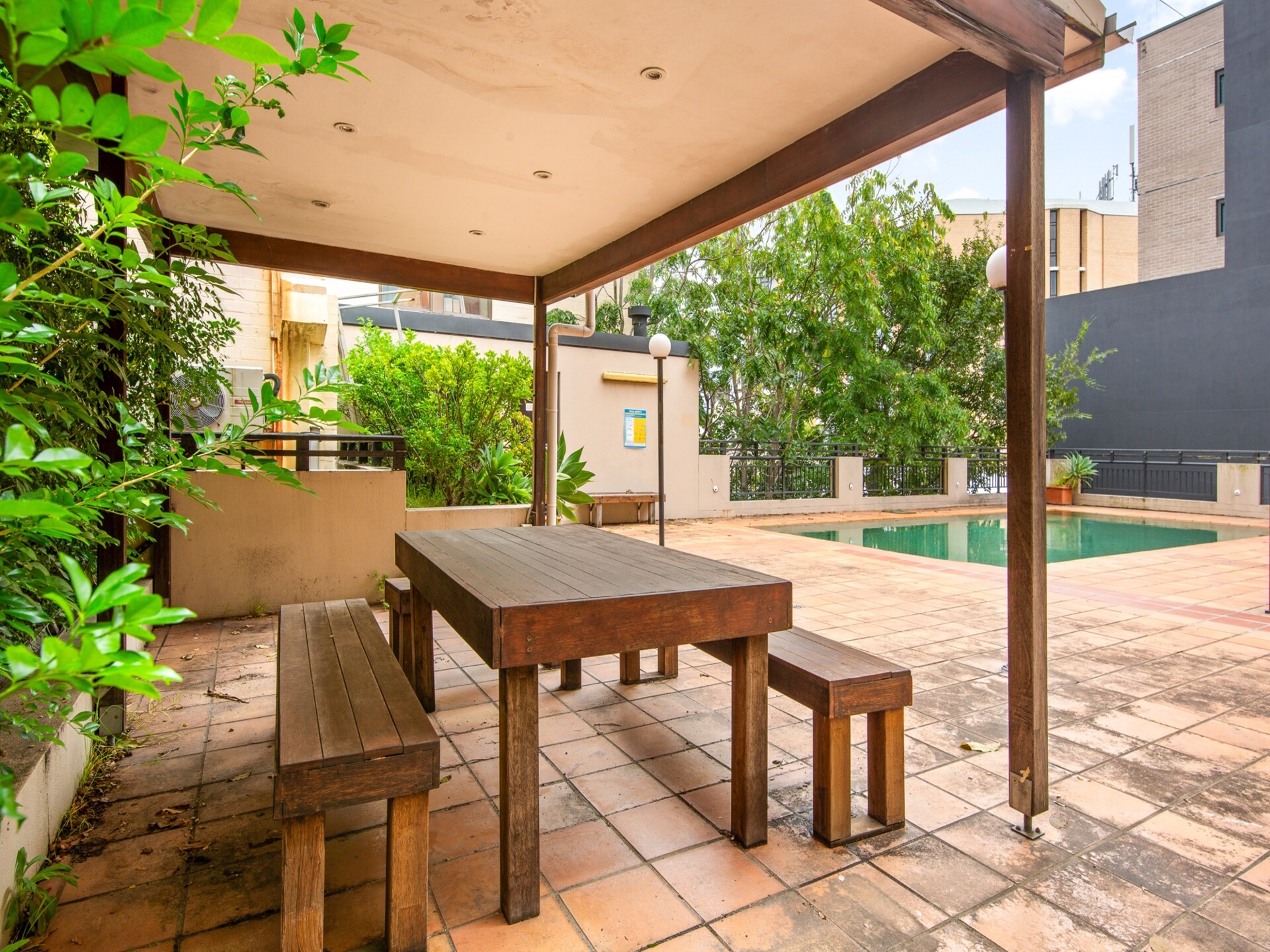 Stijlvol appartement in Camperdown met zwembad en binnenplaats - foto 4
