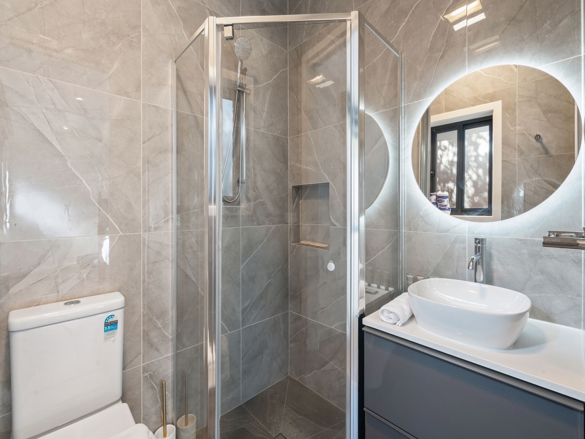Gezellig appartement in Kambah vlakbij winkels en parken - foto 11