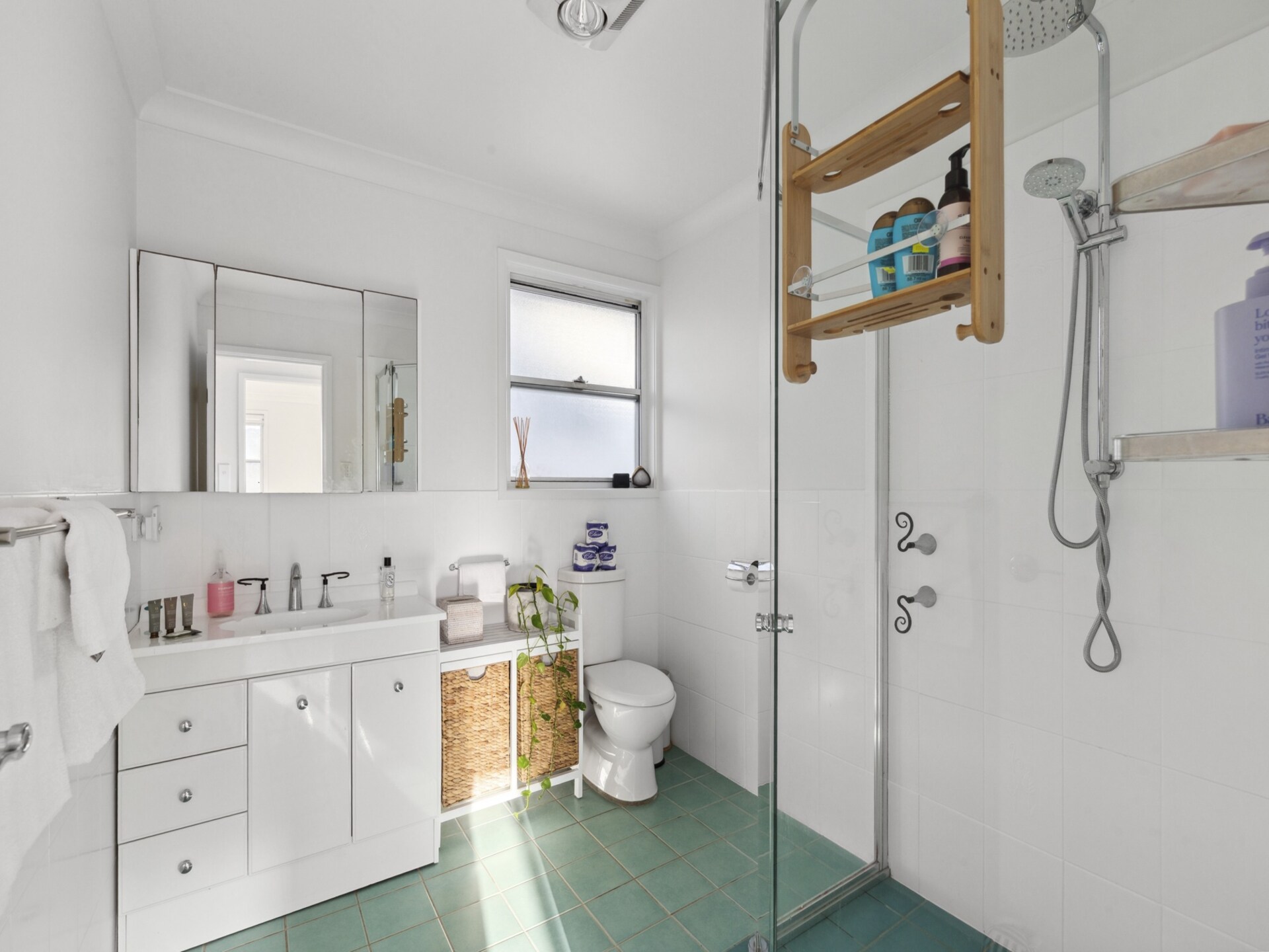 Stijlvol appartement met balkon en BBQ in Dee Why - foto 12