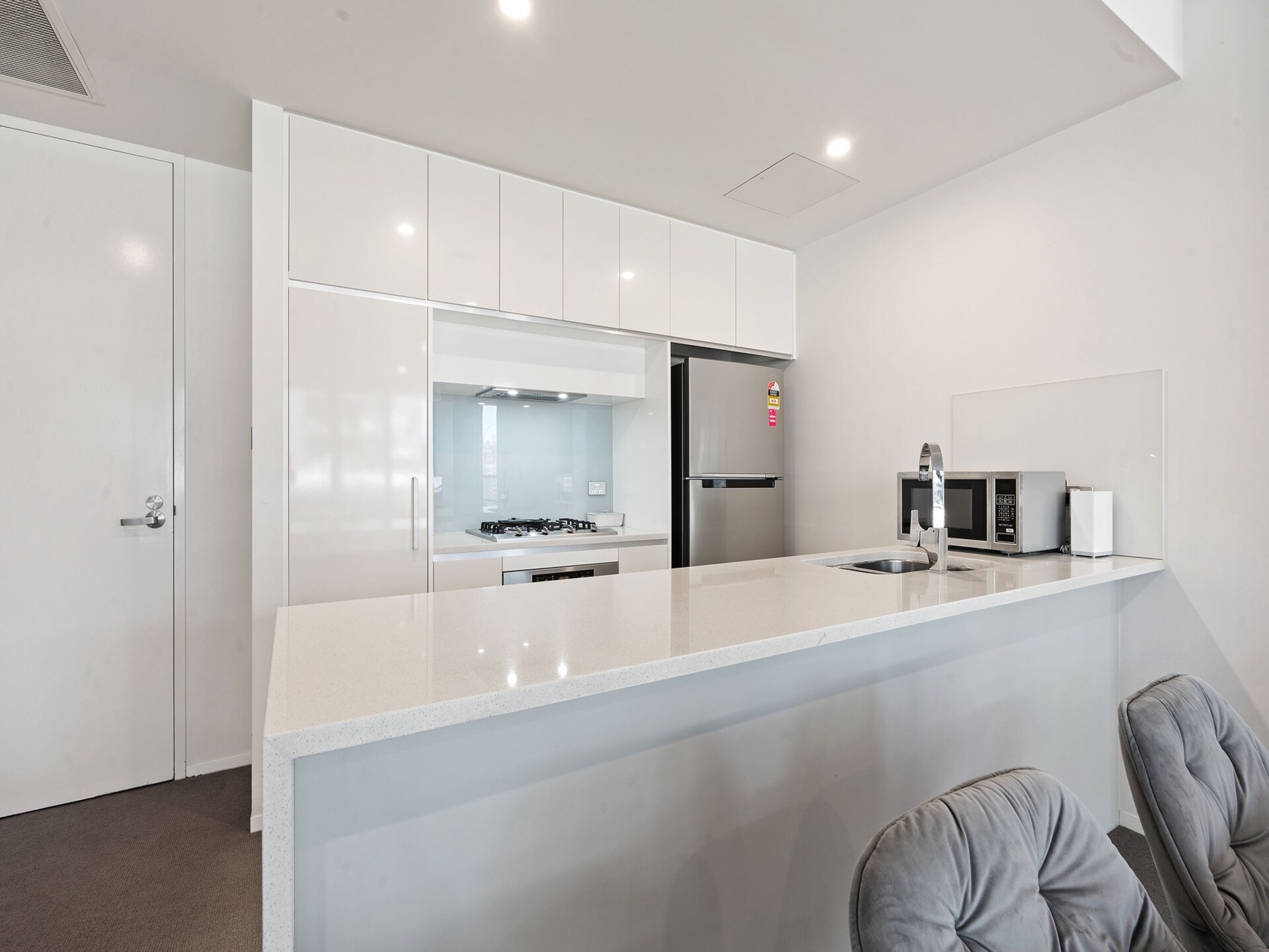 Licht en ruim appartement aan het Kingston Lake met zwembad - foto 6