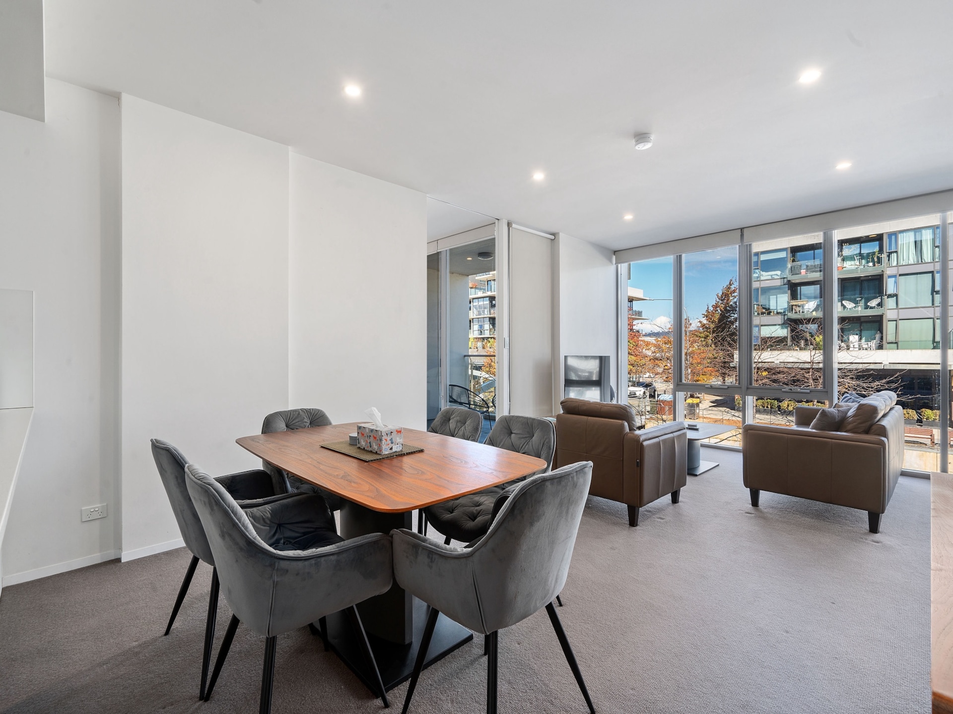 Licht en ruim appartement aan het Kingston Lake met zwembad - foto 7