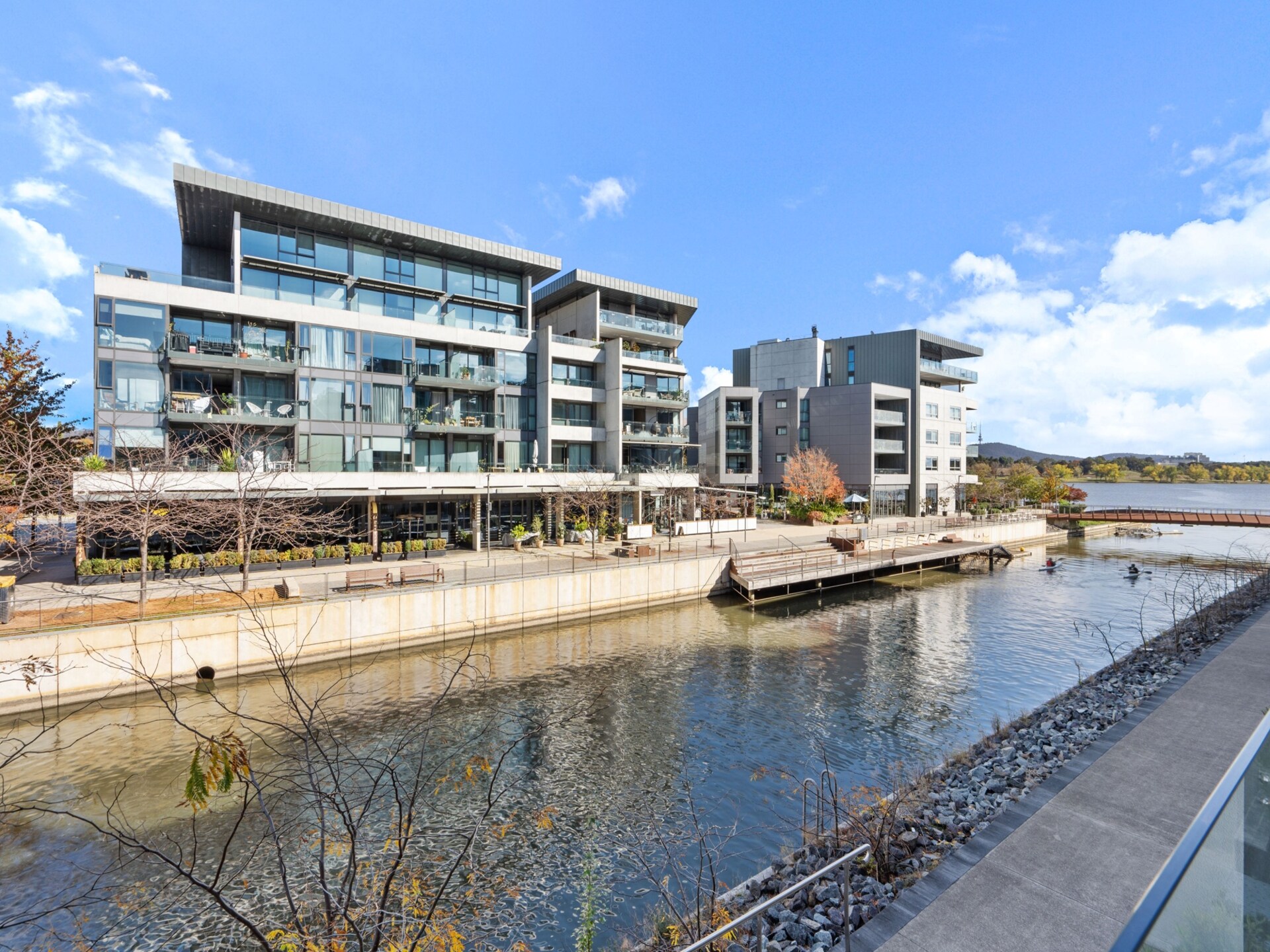 Licht en ruim appartement aan het Kingston Lake met zwembad - foto 14