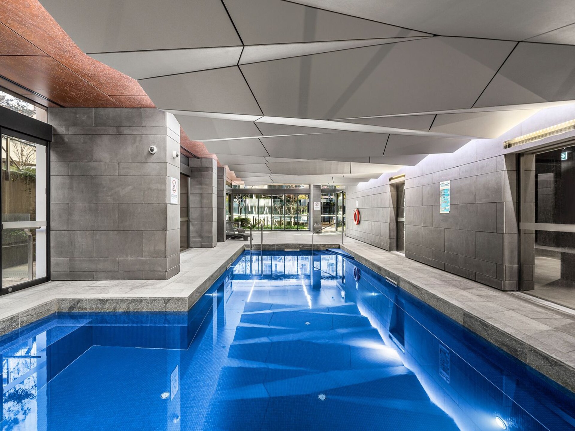 Modern appartement in Melbourne CBD met zwembad en sauna - foto 16
