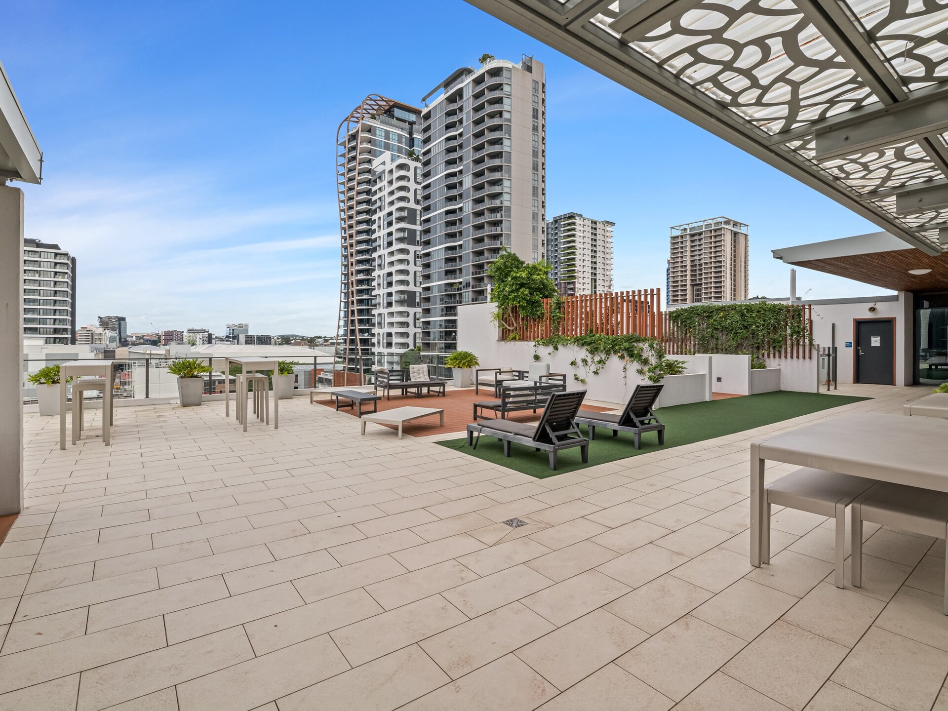 Stijlvol appartement in South Brisbane met rooftop spa en BBQ - foto 12