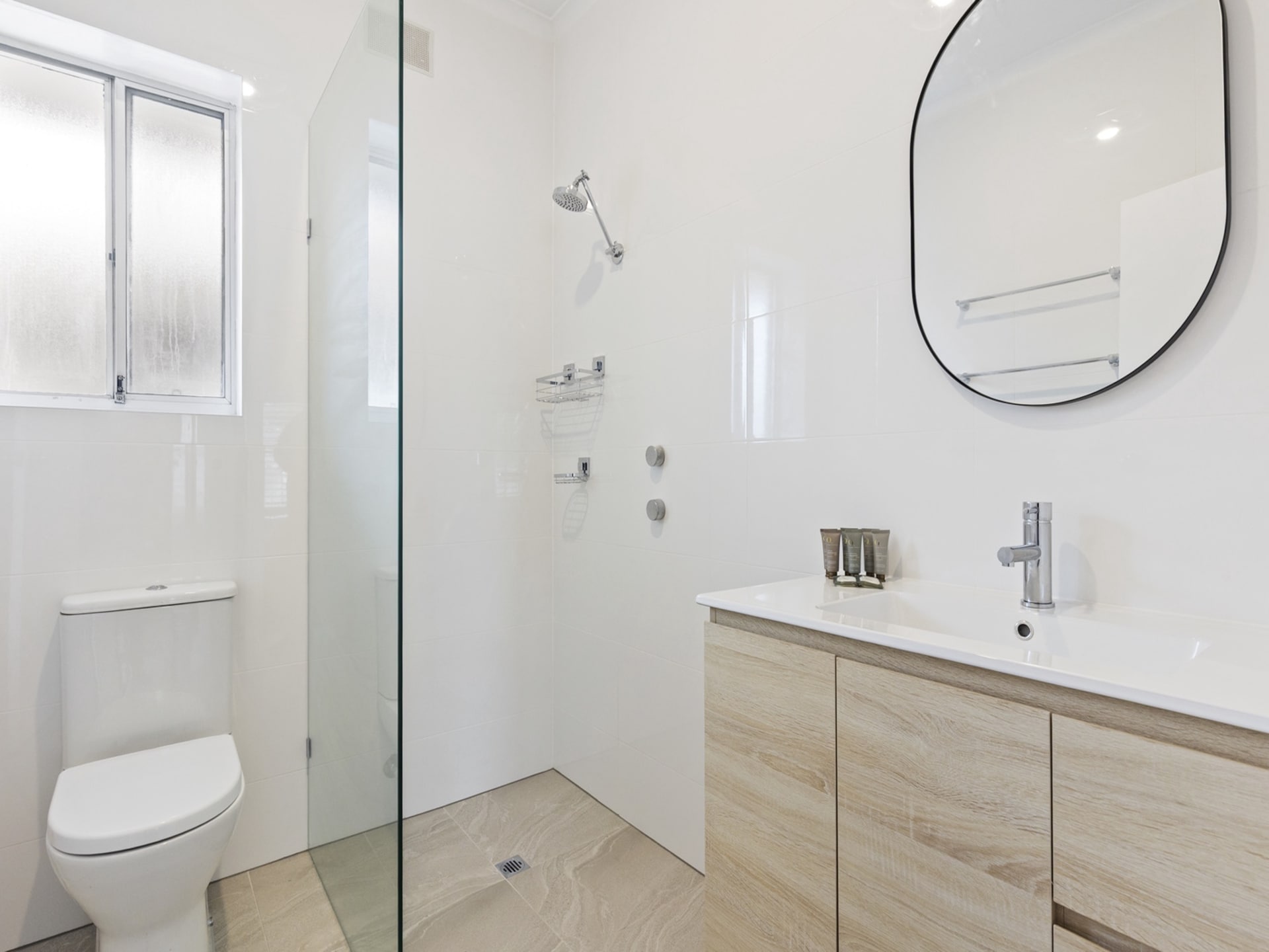 Licht appartement met 2 slaapkamers nabij Largs Bay Beach - foto 17