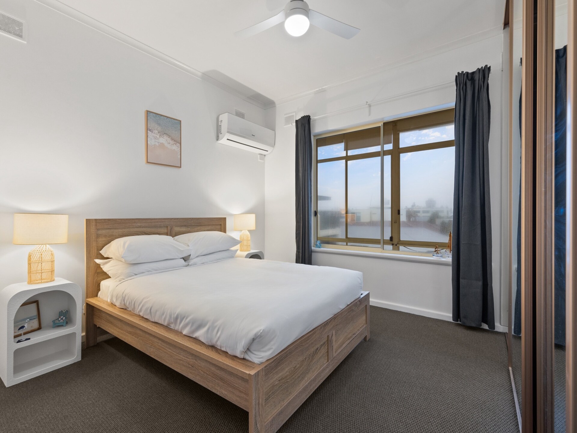Licht appartement op de bovenste verdieping met balkon en uitzicht, vlakbij het strand - foto 14