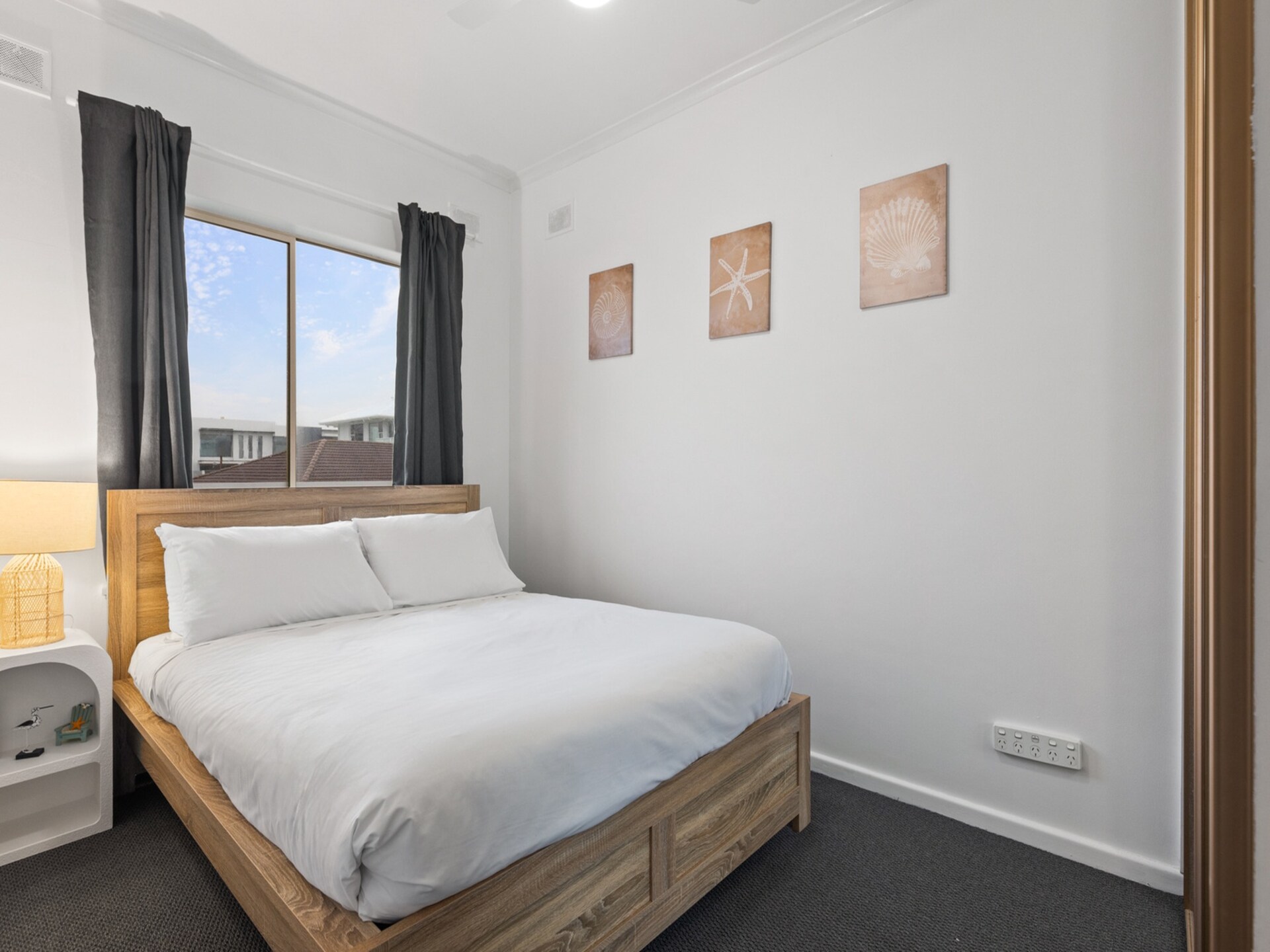 Licht appartement op de bovenste verdieping met balkon en uitzicht, vlakbij het strand - foto 15