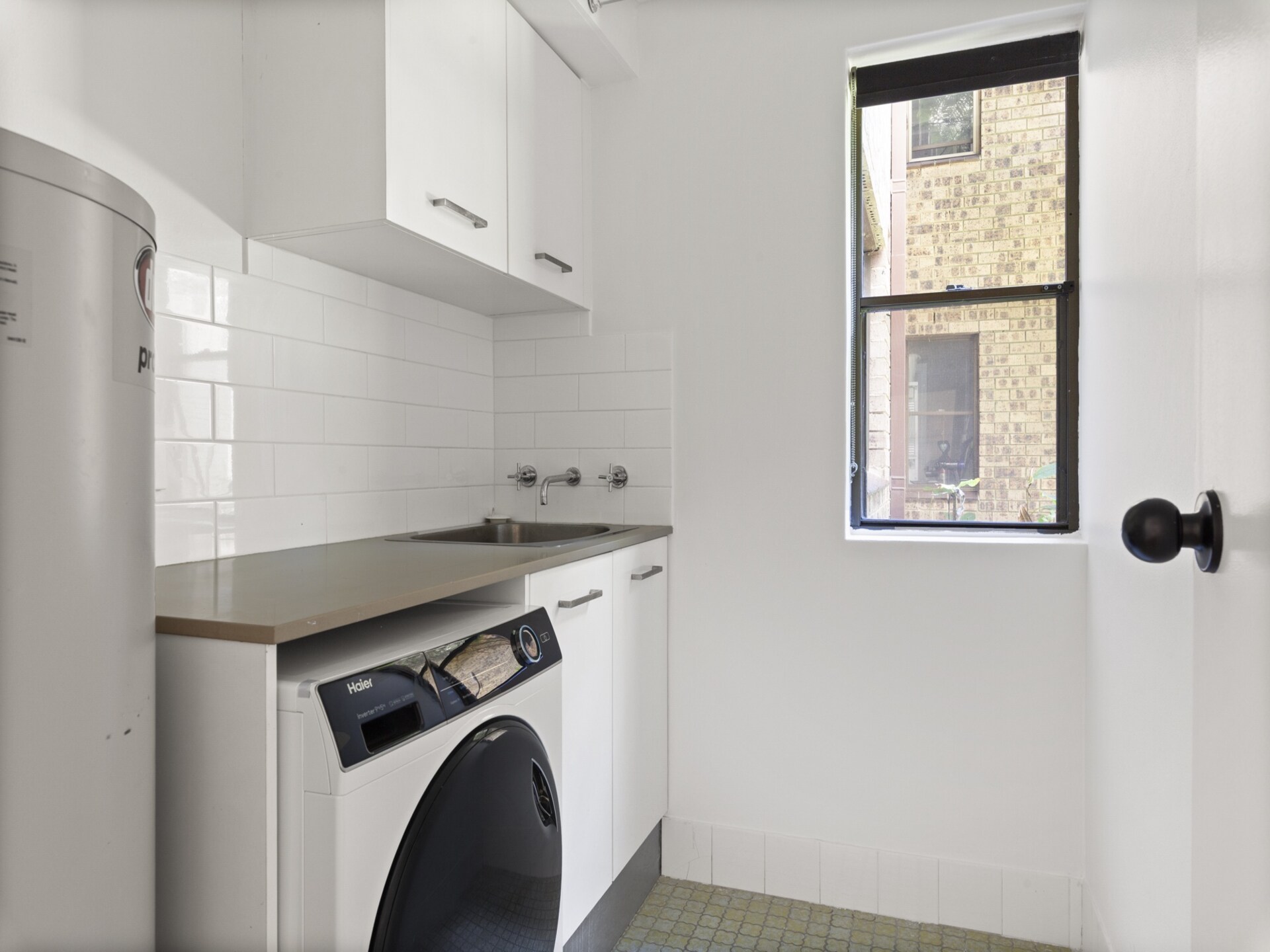 Stijlvol appartement met 3 slaapkamers en balkon in Newport - foto 16